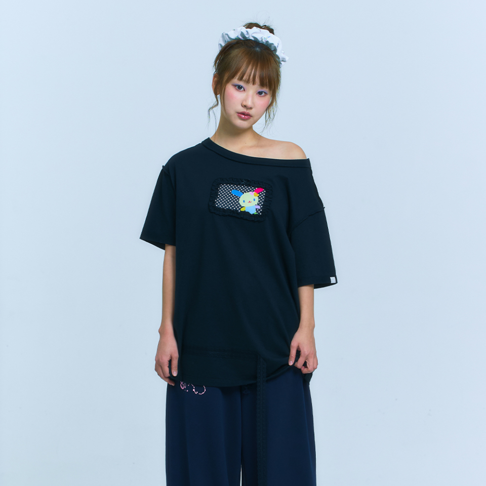 [TUOMIO x Sanrio] USAHANA OVERSIZED T-SHIRT
