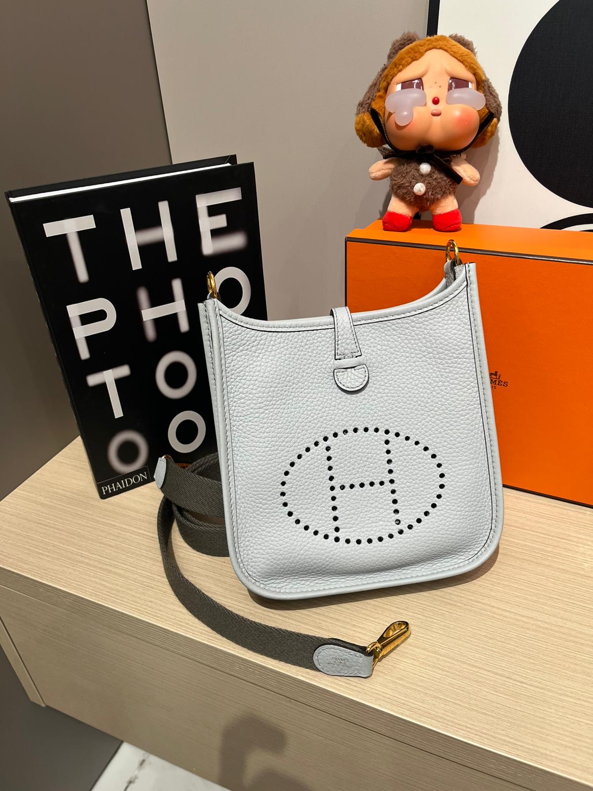 全新Hermes Mini Evelyne Stamp Y 聖杯籃 100%Authentic, 全新未使用品✅收據✅Dust bag✅Box