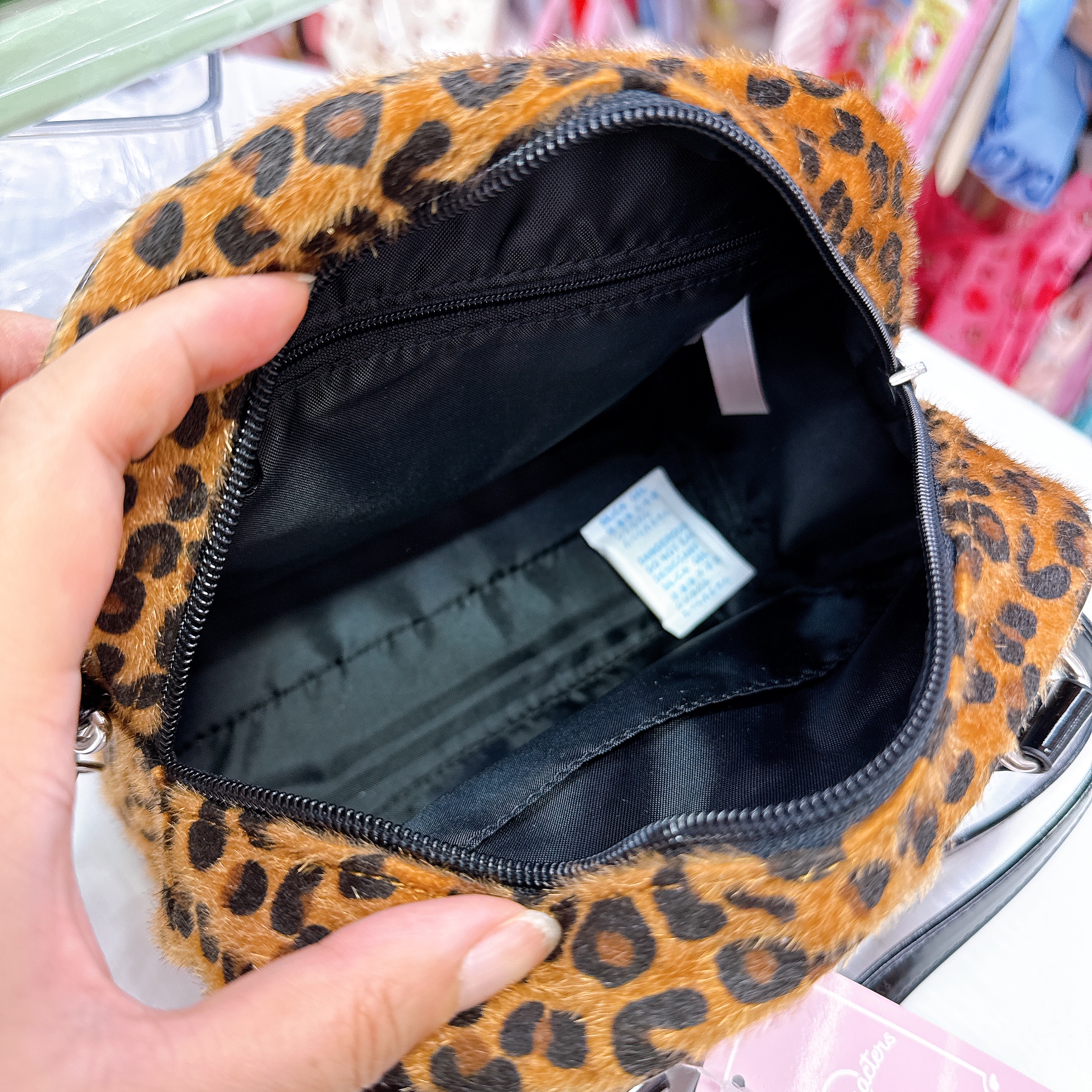 日本直送日本限定Hello Kitty豹紋手挽袋可斜孭