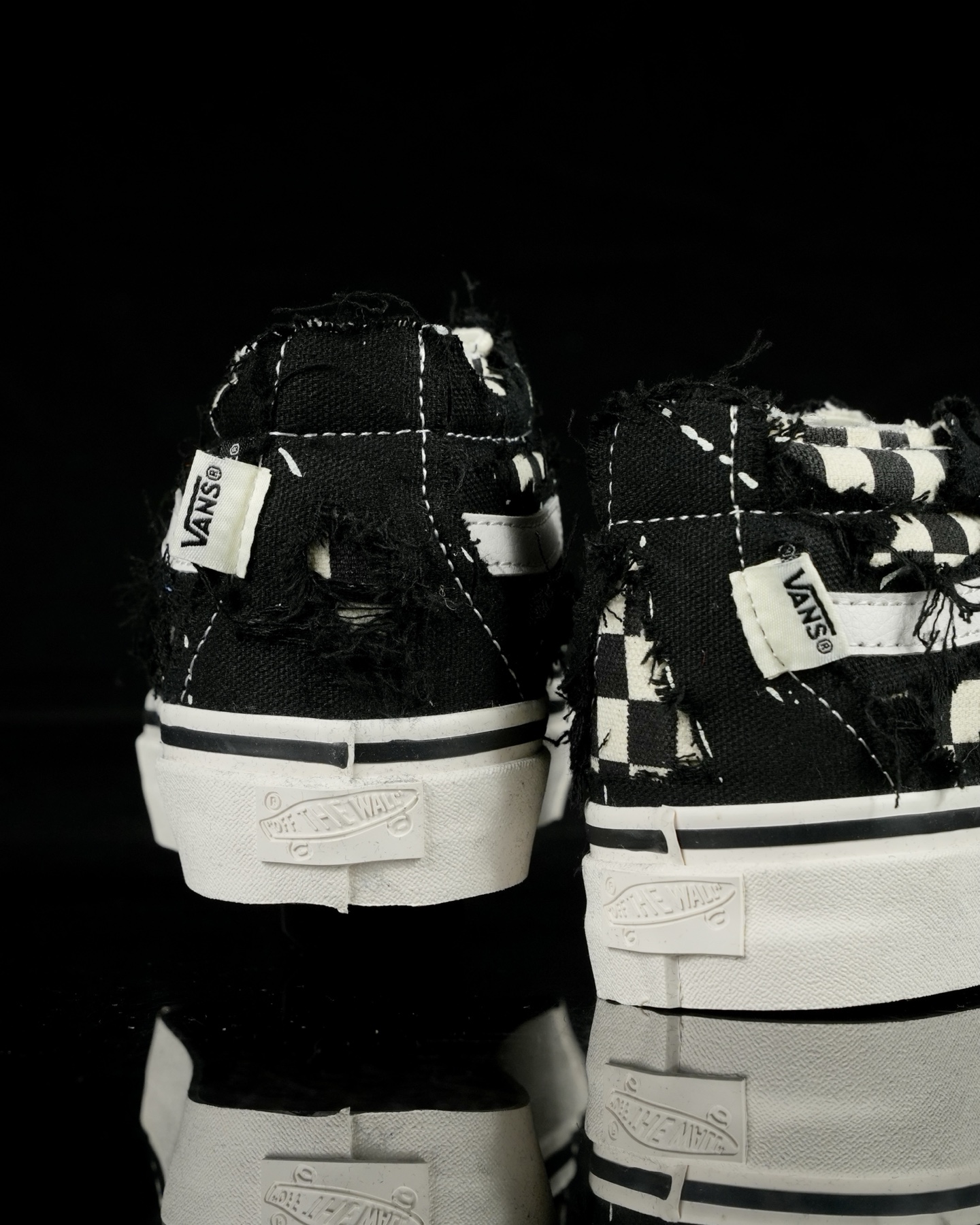 Vans x Invincible Sk8-Mid Reissue