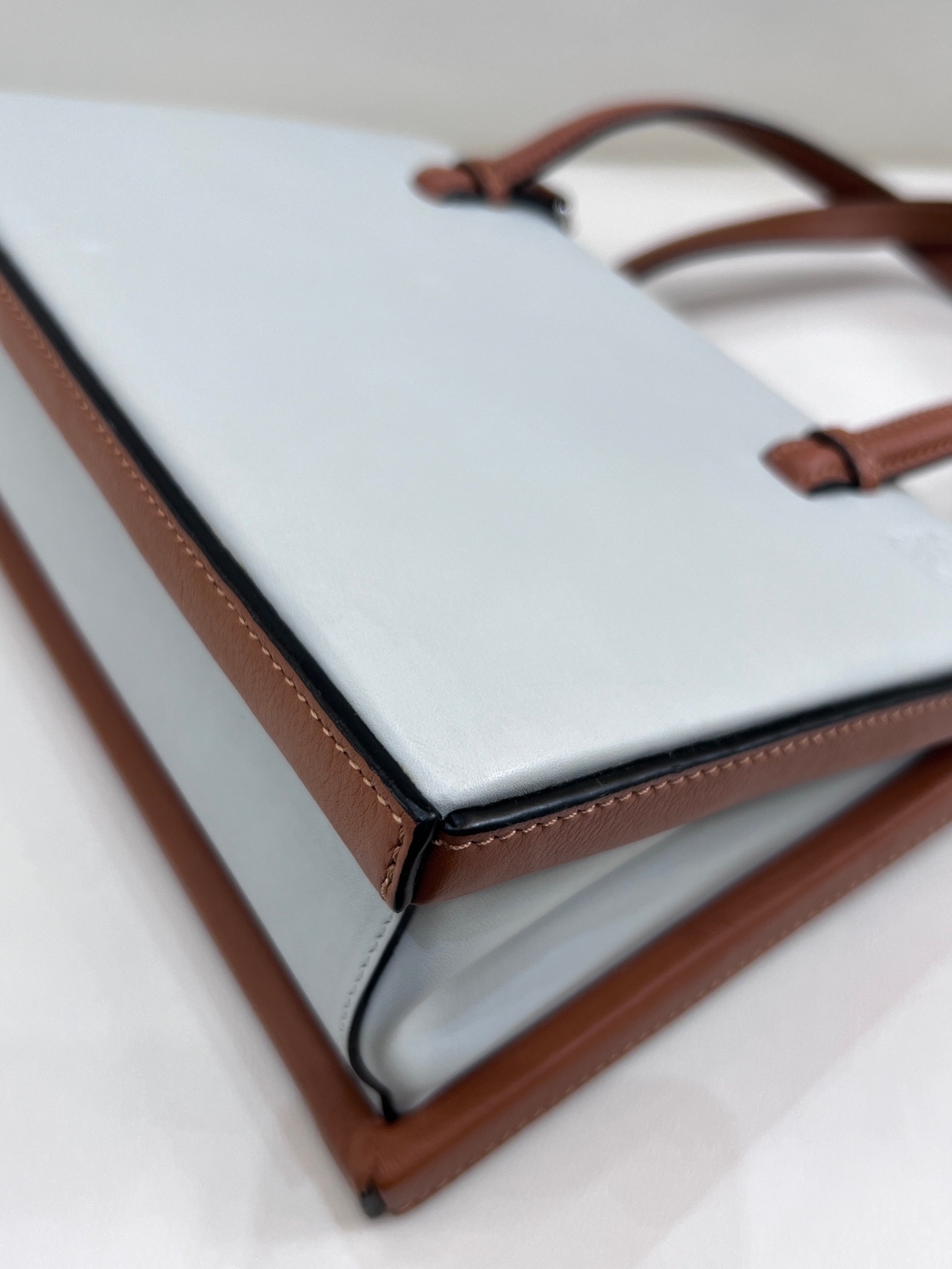 【預訂貨品】Loewe postal bag