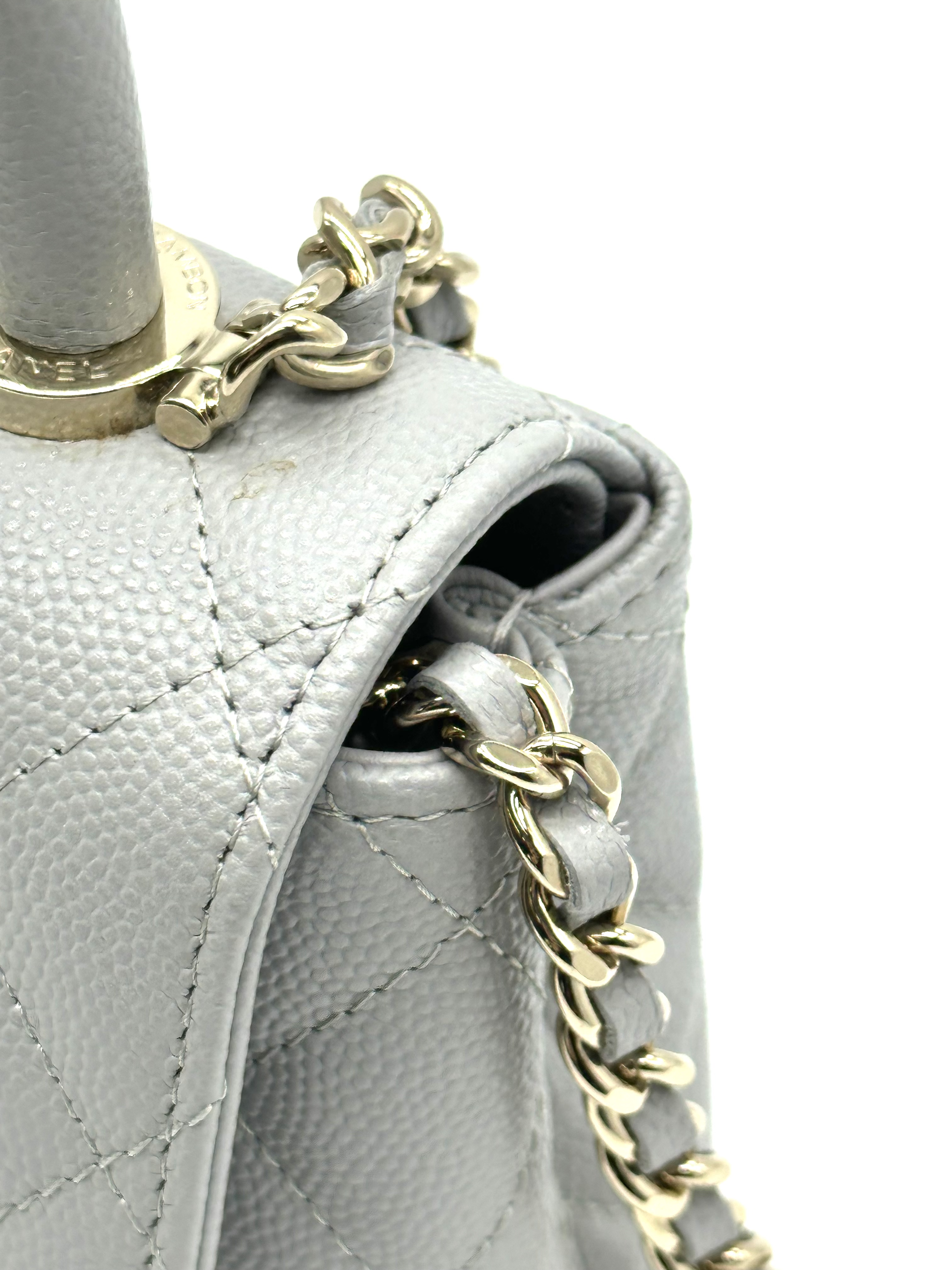 Pre-Owned CHANEL Quilted Caviar Coco Top Handle Flap Bag / Product Code: 26042109