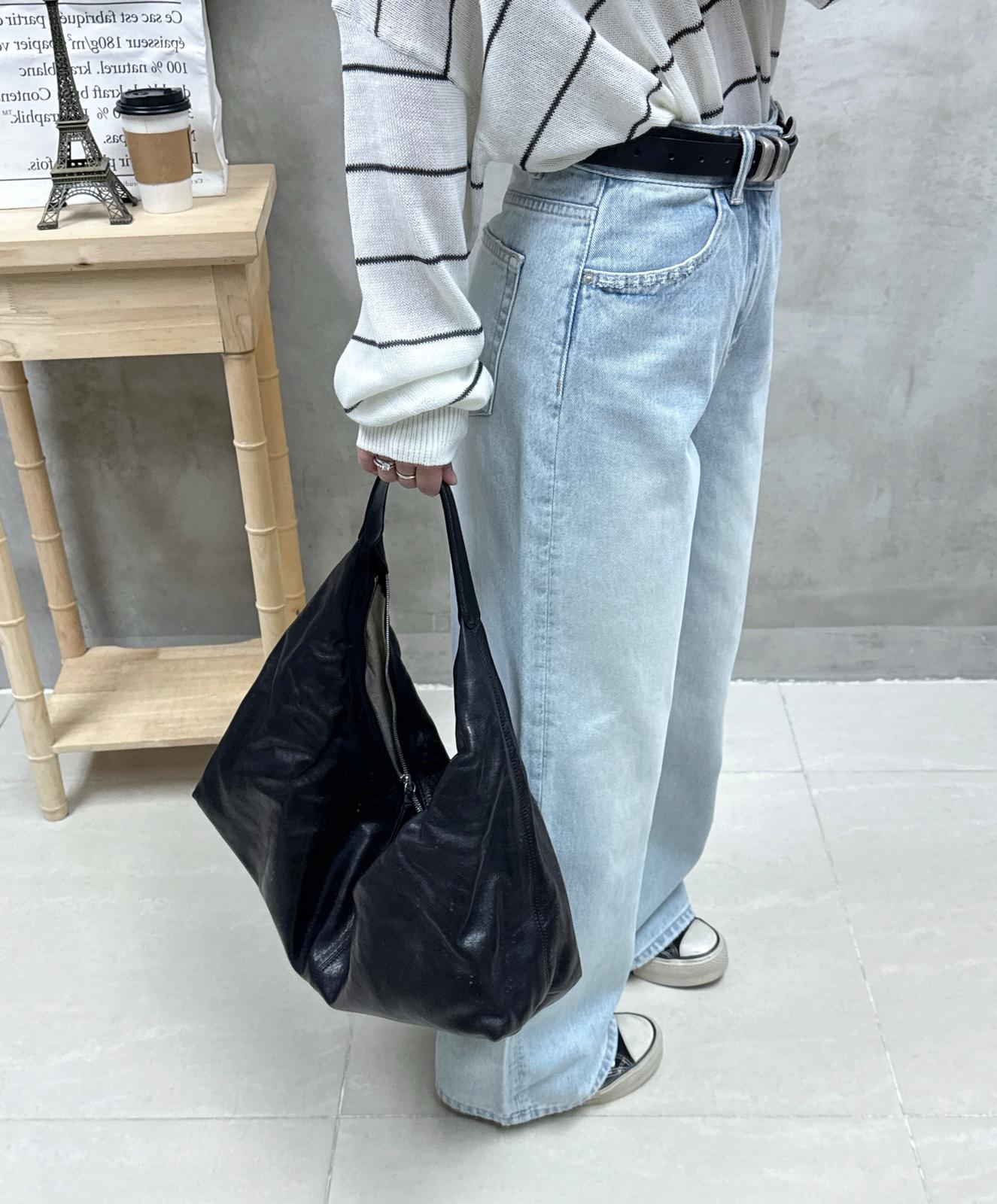 D07 V領橫間薄線Top