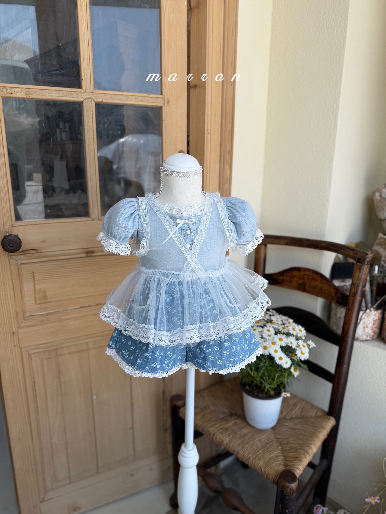 ☀️預訂 韓國直送☀️🇰🇷Marron花卉蕾絲花邊牛仔短褲