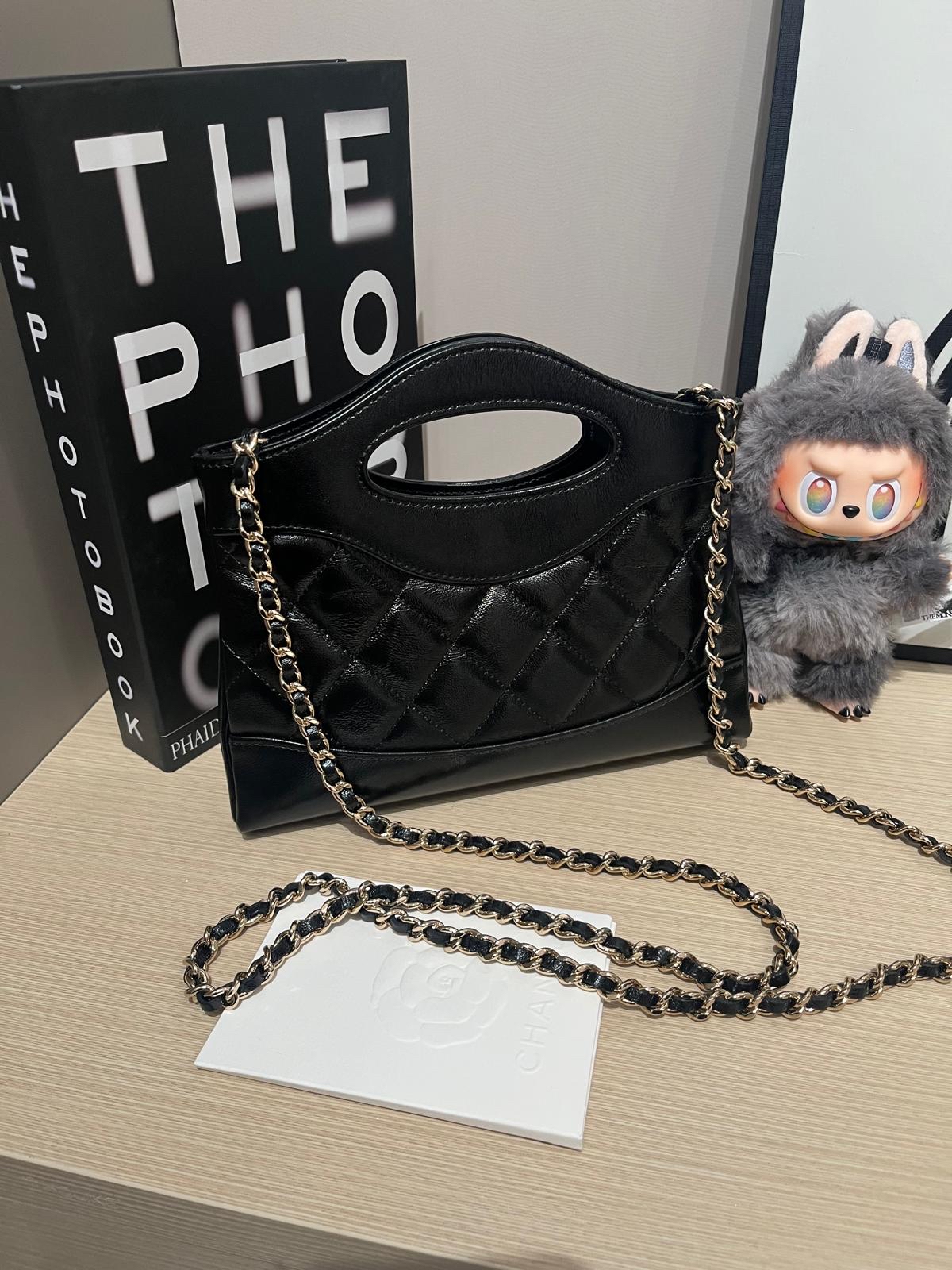 Chanel nano 31 calfskin 2way bag 100%Authentic ,98%New ✅專門店收據✅晶片✅dust bag✅box