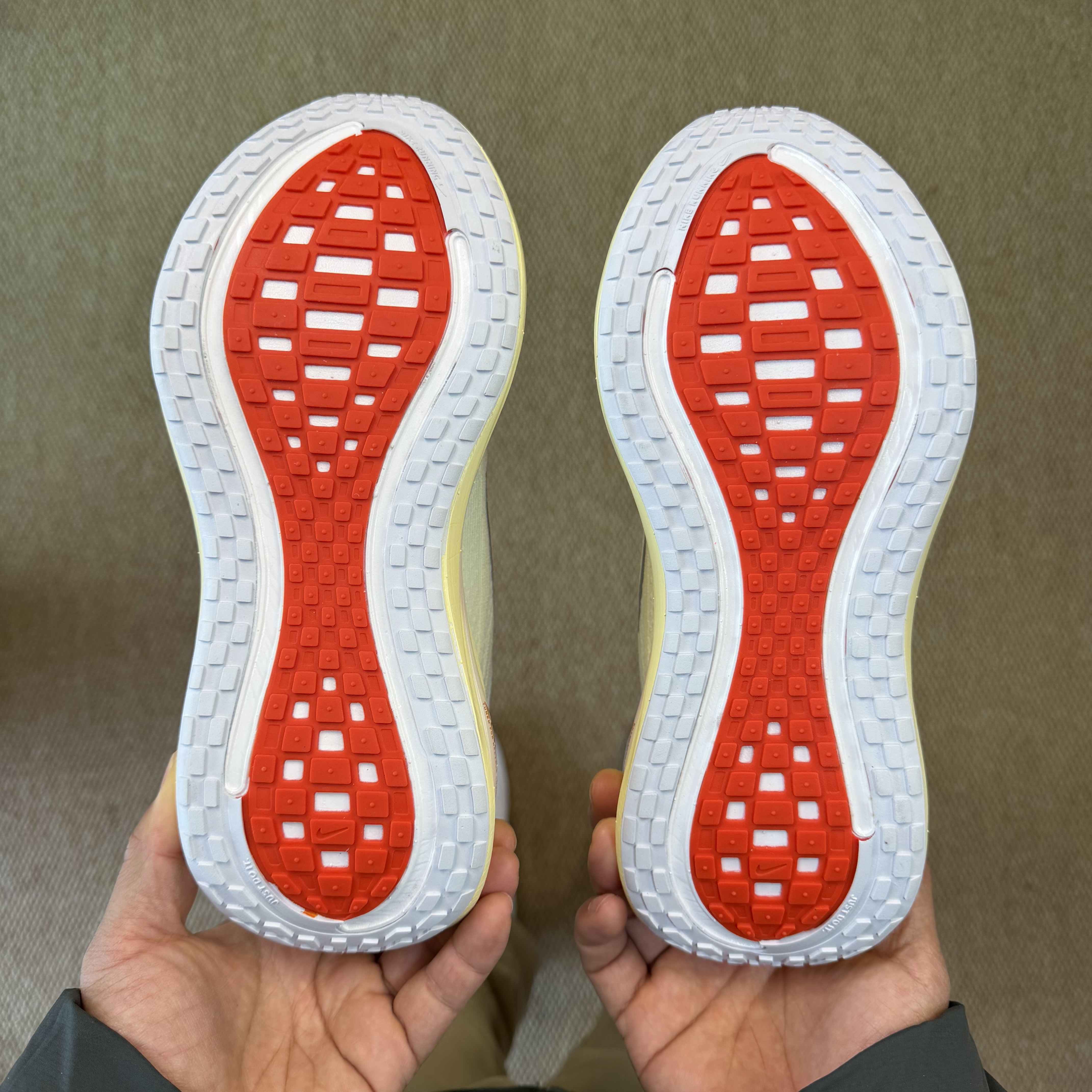 Nike Vomero Plus IM5020-100