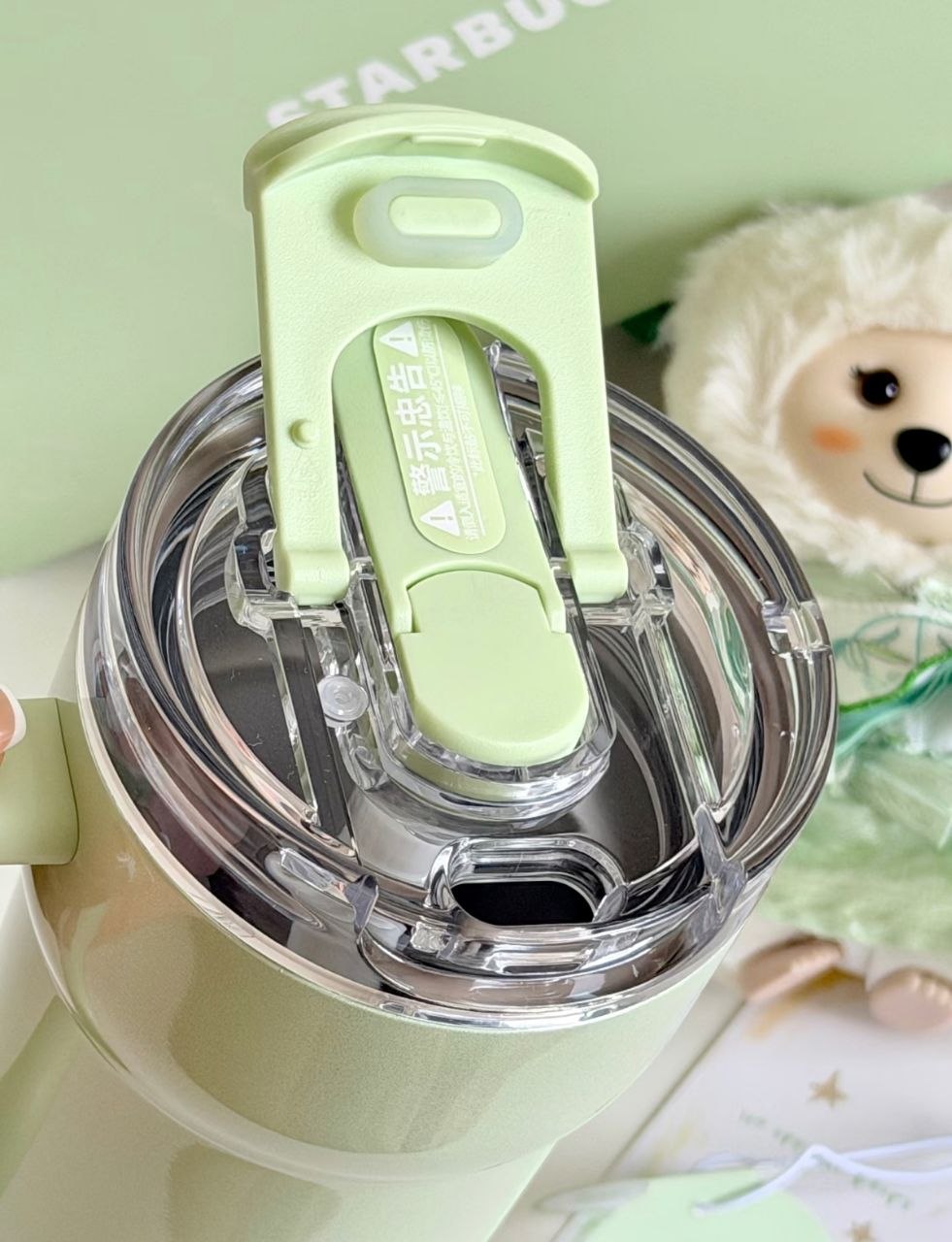 星巴克春序纹样系列〖 大容量不锈钢双饮口杯690ml配搪胶毛绒挂饰 〗🇨🇳