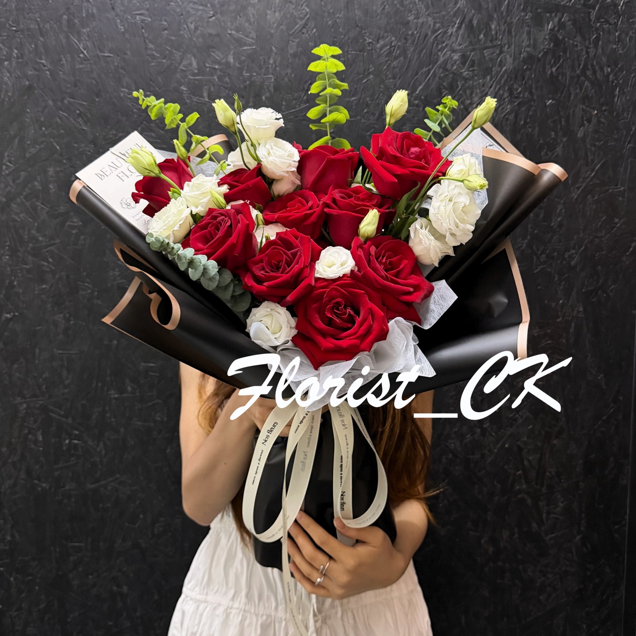 Crimson Serenade｜紅玫瑰鮮花花束 (預訂款)