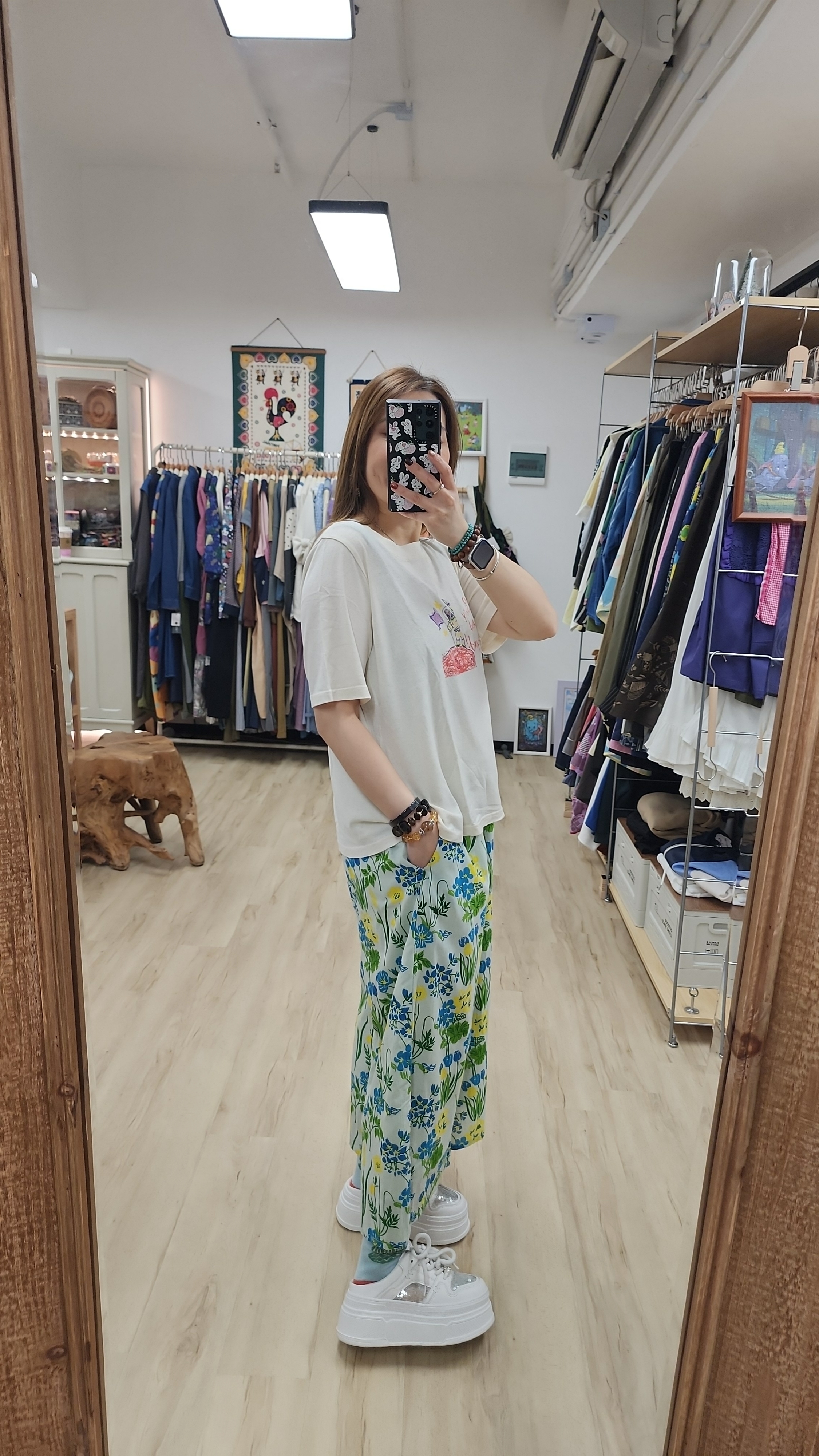 韓國米白仿繪公仔印圖Tee