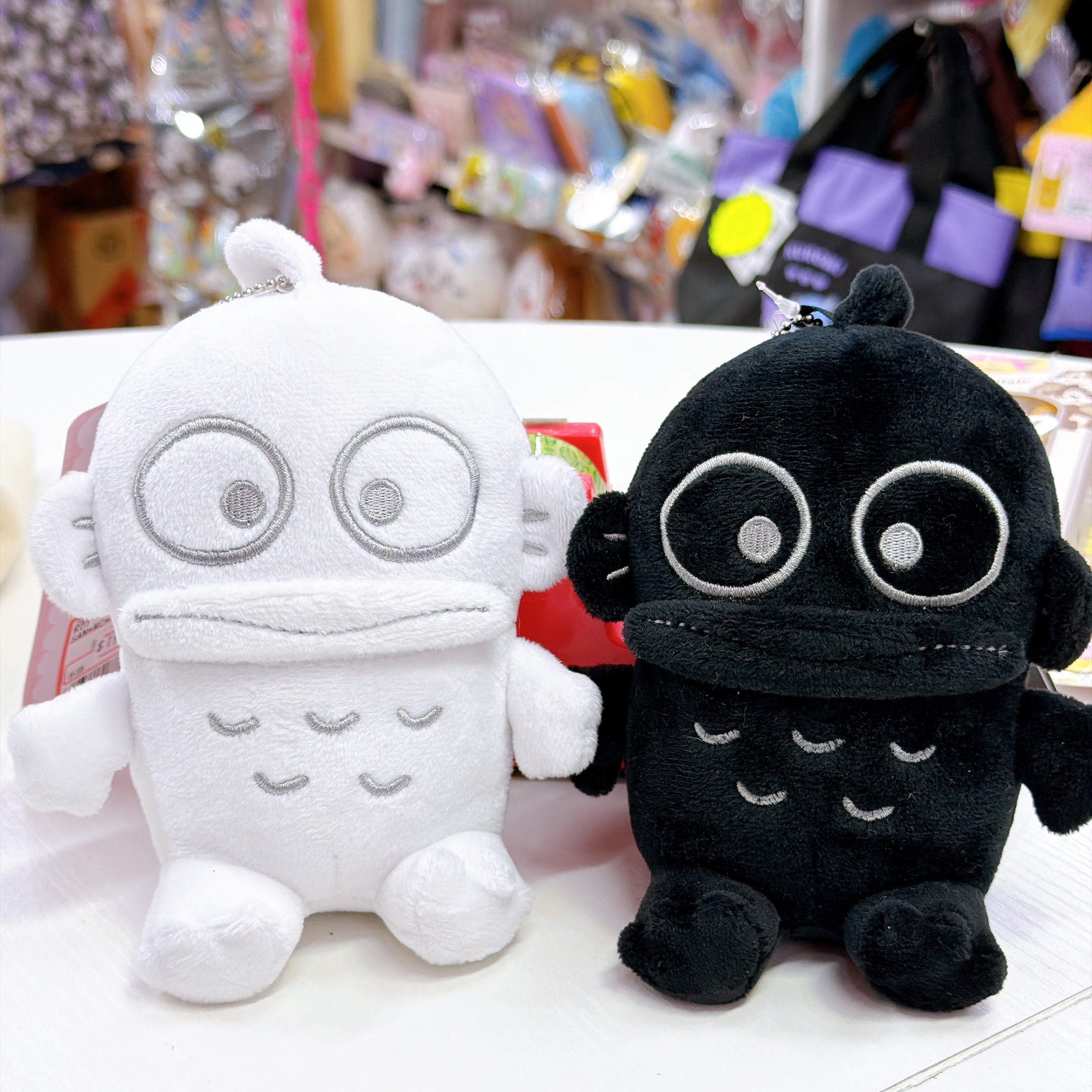 日本直送Sanrio 水怪黑白公仔掛飾