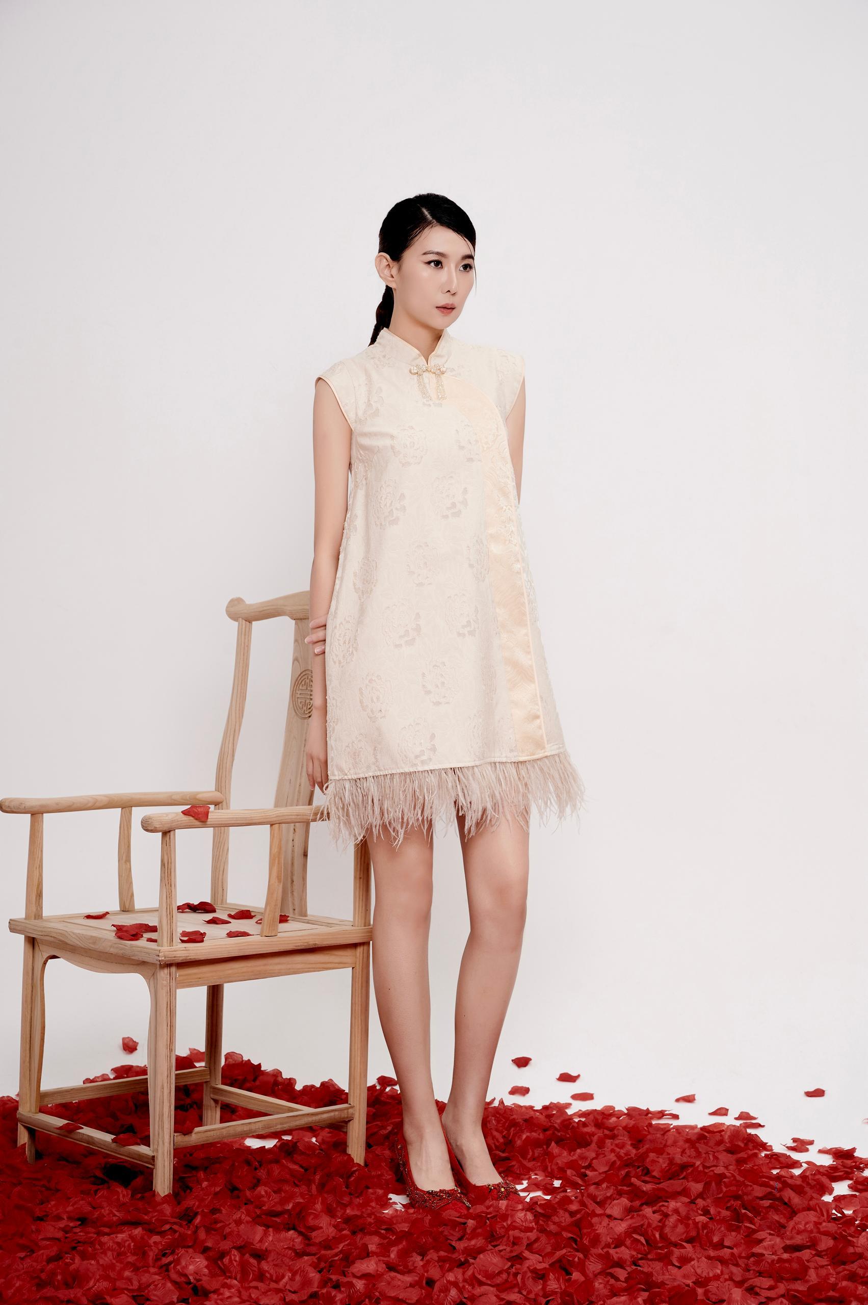 下摆羽毛宽松旗袍 2130