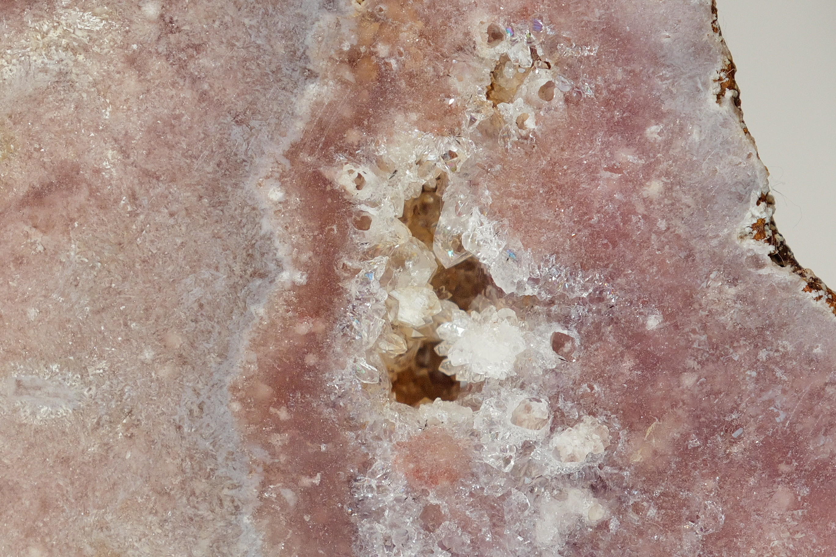 ༒19.8cm粉紅紫水晶 晶牙原石 連托架擺件༒PA.7008C2AGAA8-RA22*9em