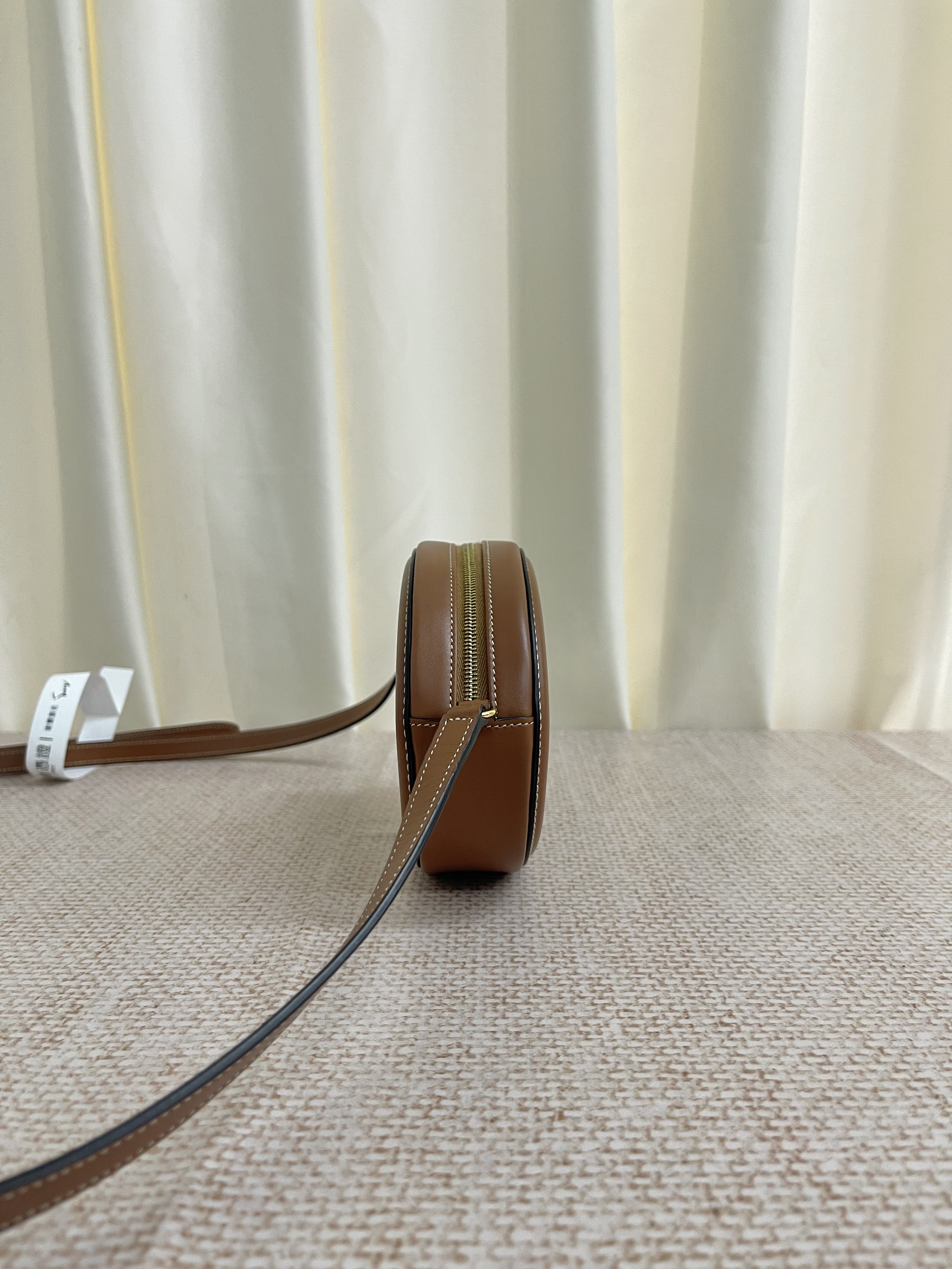 Pre-owned Celine Cuir Triomphe/ Product Code: 26052123