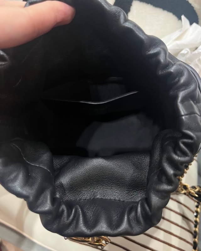Chanel drawstring bag bucket bag 黑色荔枝牛皮  100%Authentic ,98%new ✅收據✅card✅塵袋✅box