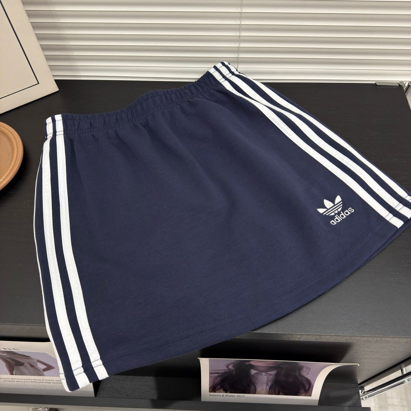 $199套。Adidas純棉刺繡拉鍊套裝拉鍊外套➕半裙 裙內有打底褲🫶🏻