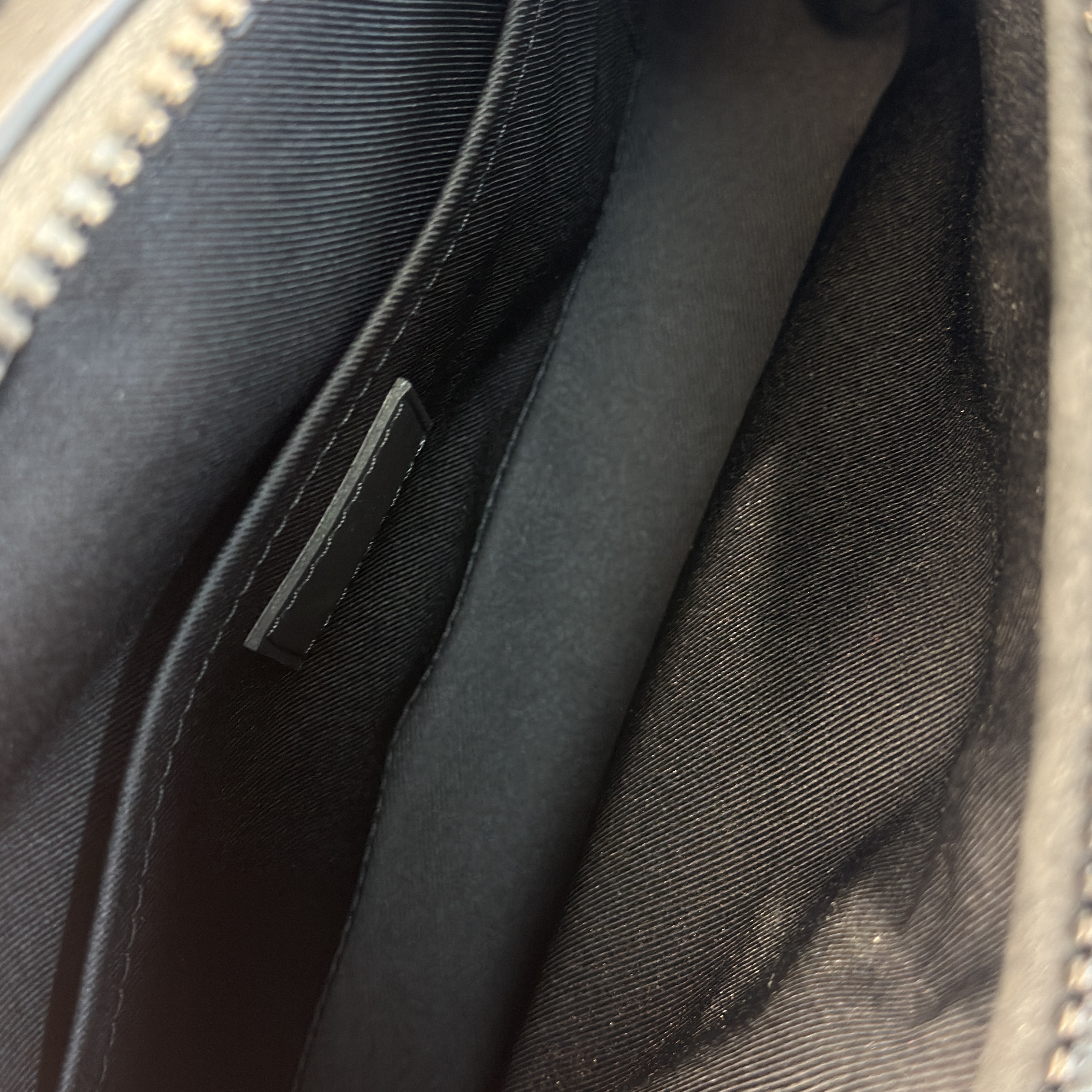 LV S-Lock Messenger 最型格暗黑風格🖤情人節回禮一流❤️‍🔥 