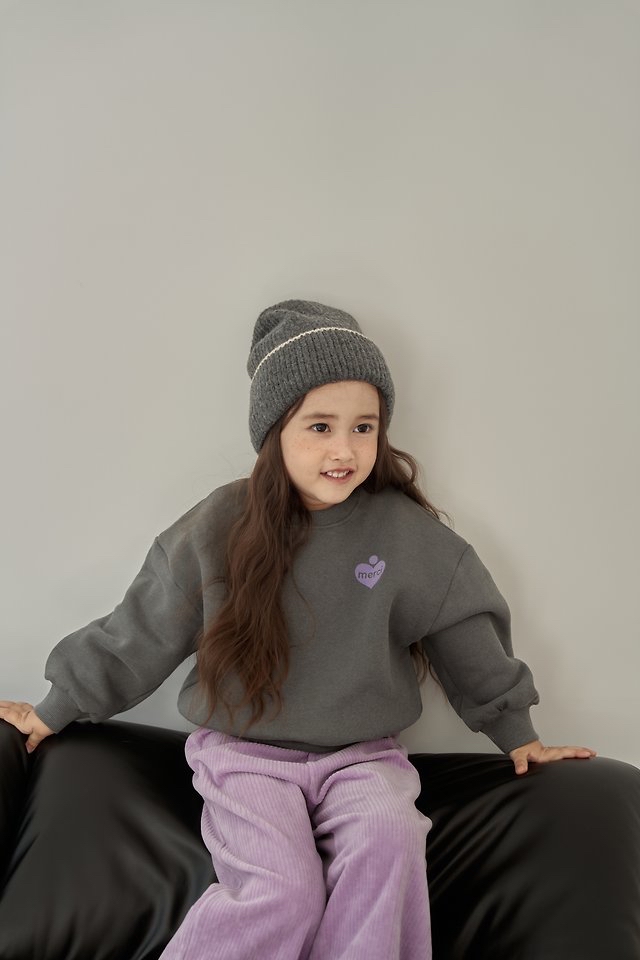 Momoann | Patch Sweatshirt (Charcoal) with Mom