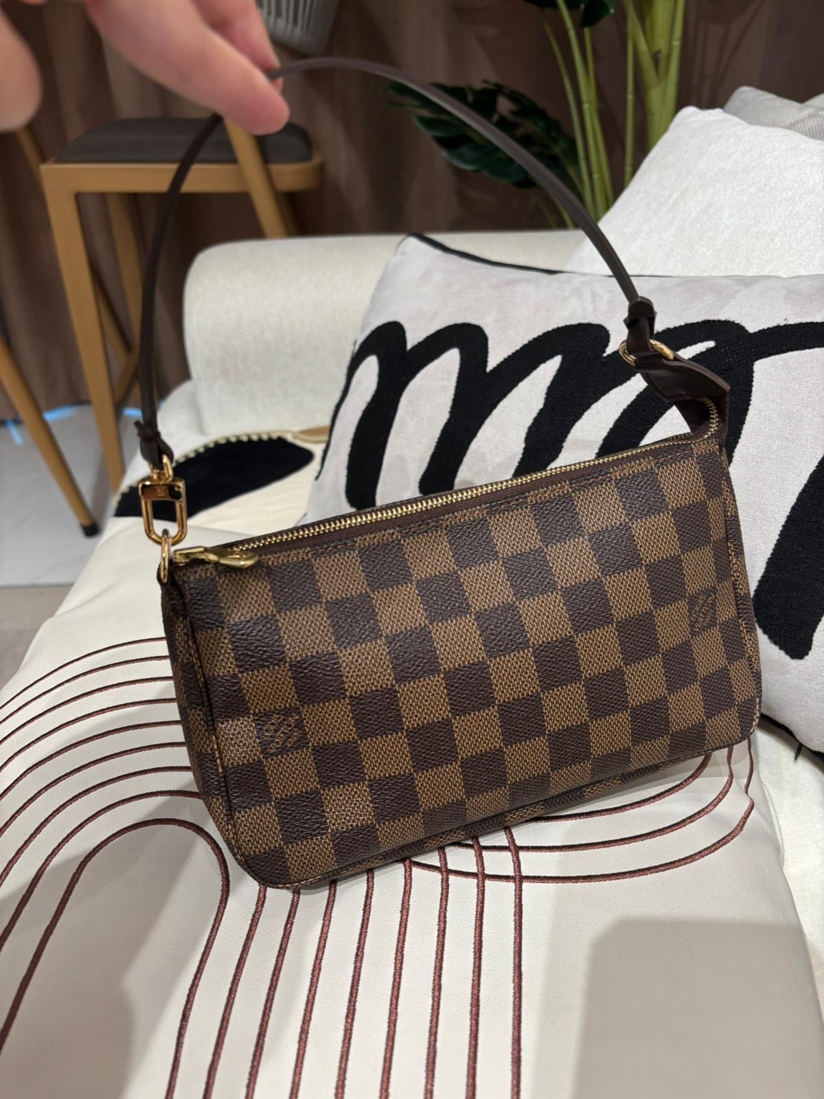 全新 Lv pochette hobo bag 100%Authentic, 全新未使用品 