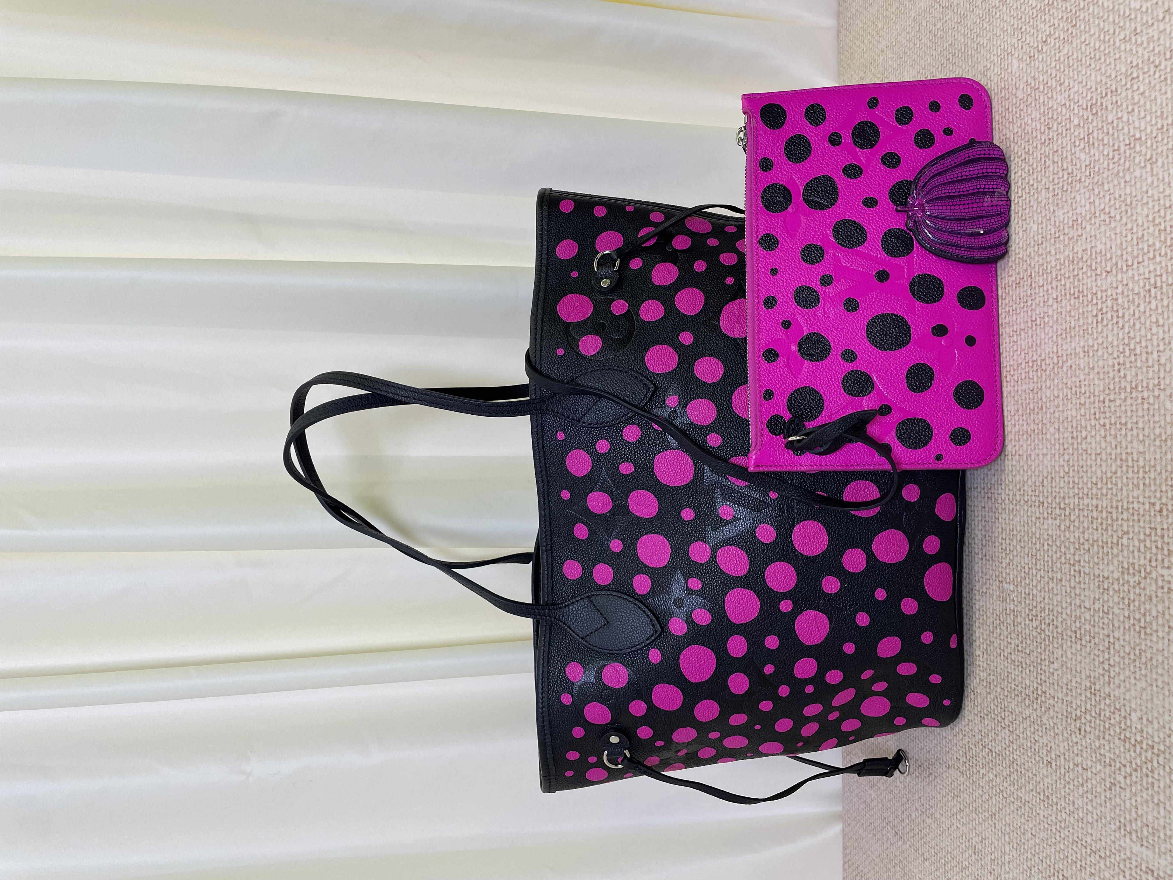 Pre-owned Louis Vuitton x Yayoi Kusama tote bag/ Product Code: 26031001