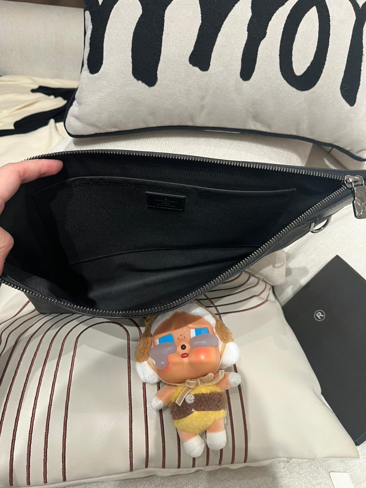 LV Monogram Clutch Bag 100%authentic, 95%new✅Dust bag