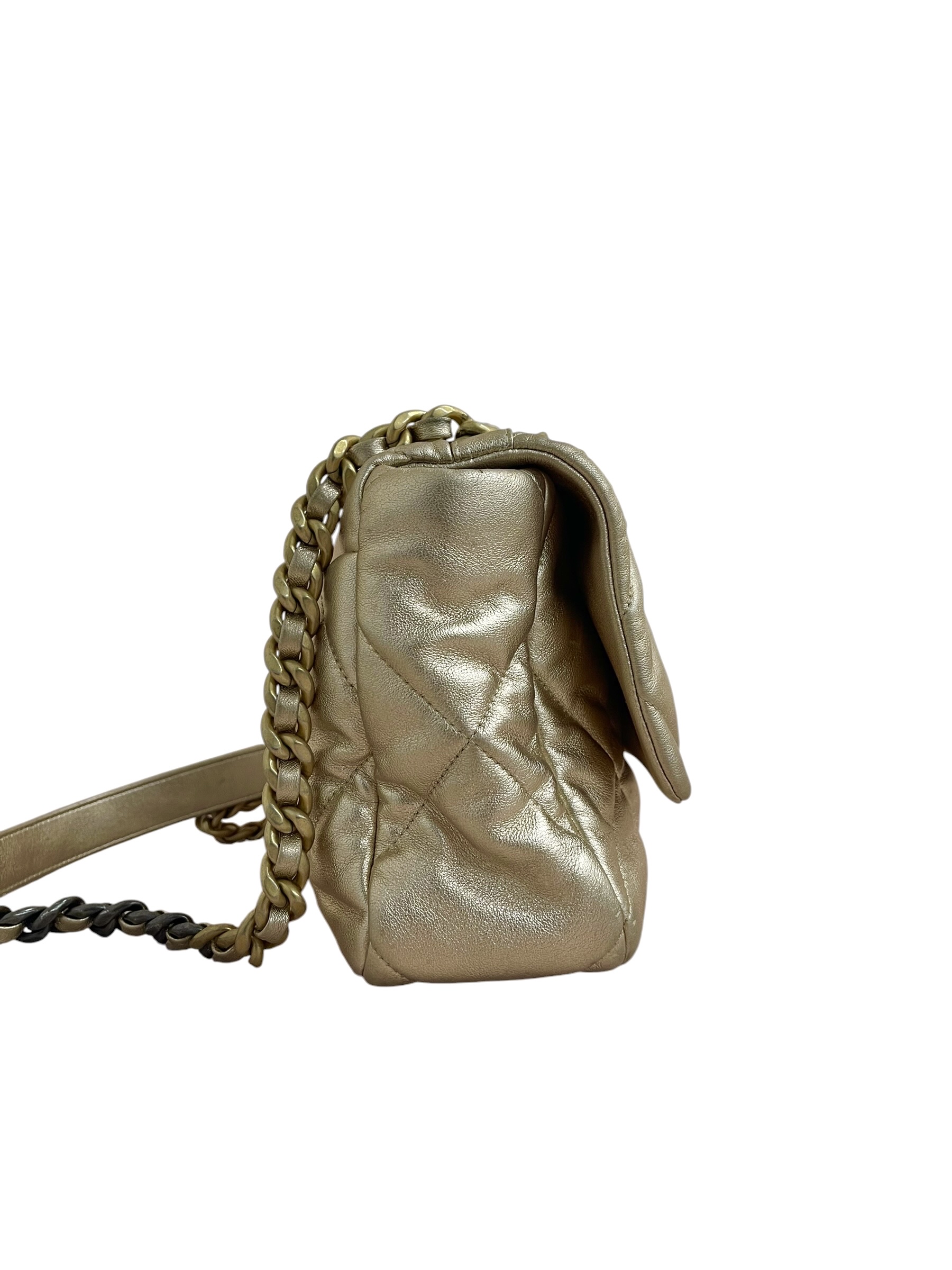 Pre-owned Chanel 19 Flap Bag / Product Code: 062203