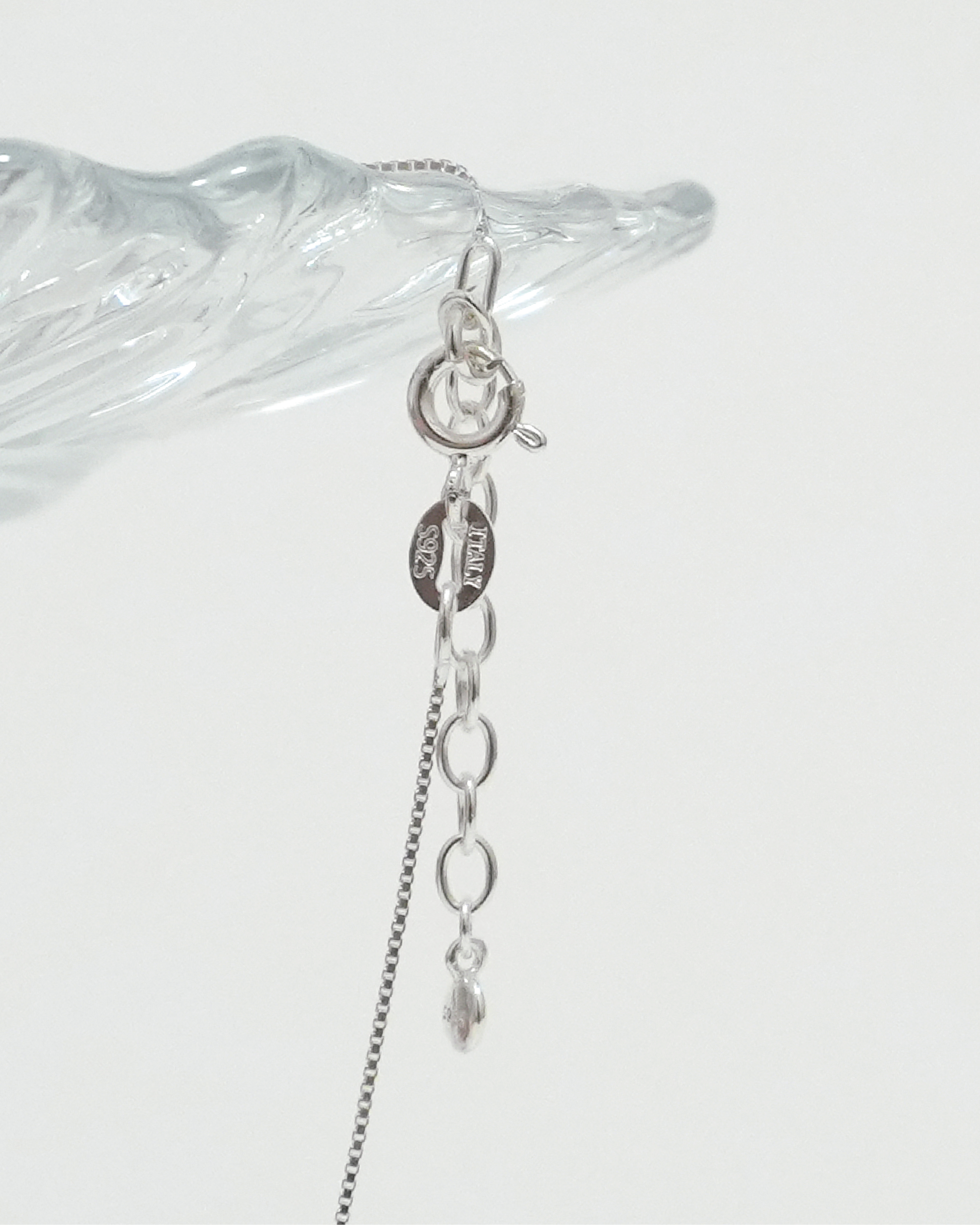 Gentle Dewdrop Necklace