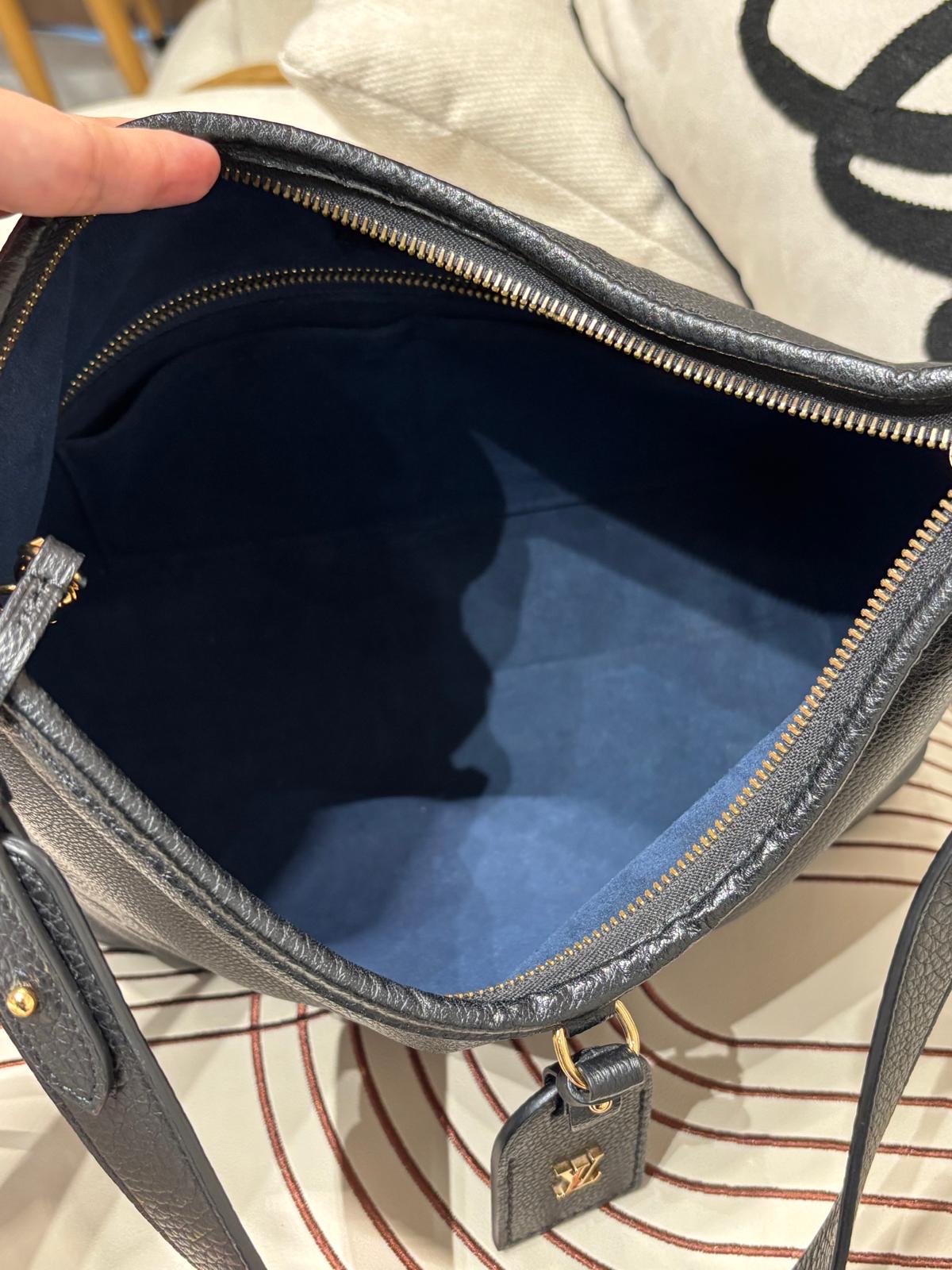 Lv carryall pm Monogram Empreinte Leather 100%Authentic,95%new ✅肩帶✅塵袋✅pouch