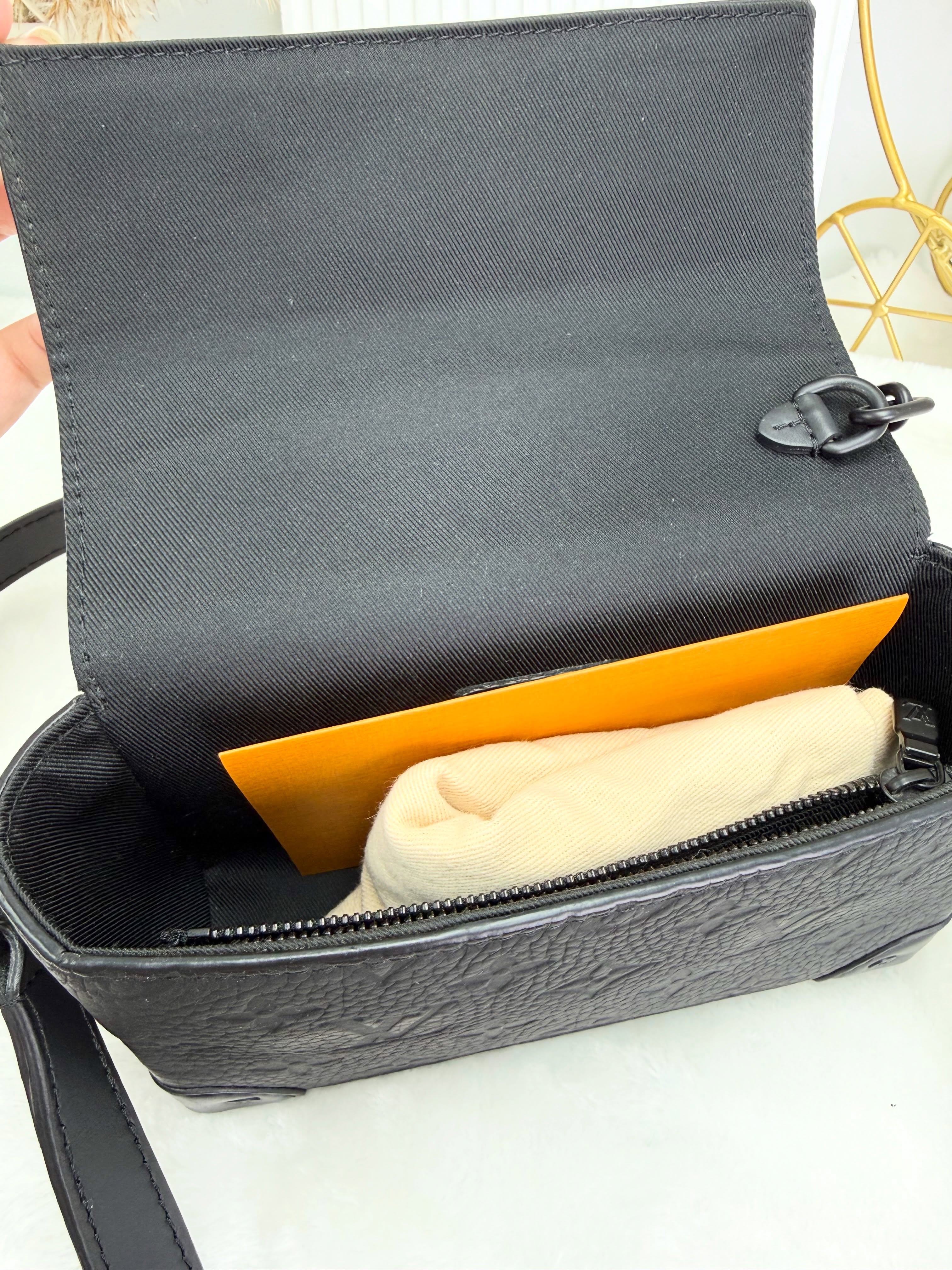 Lv🤍PRE OWNED 黑色真皮壓紋 Steamer 晶片款 🖤