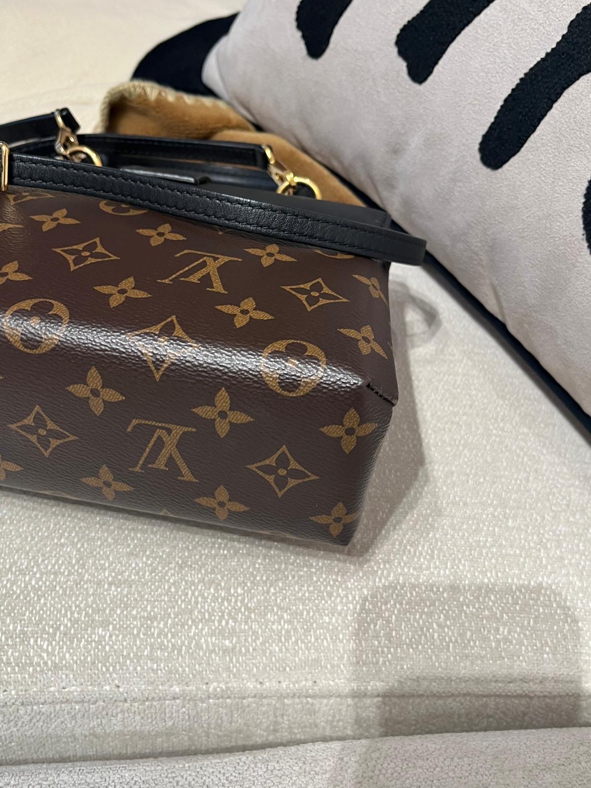 LV Locky BB Monogram 100%Authentic, 95%New ✅Strap ✅Dusr bag