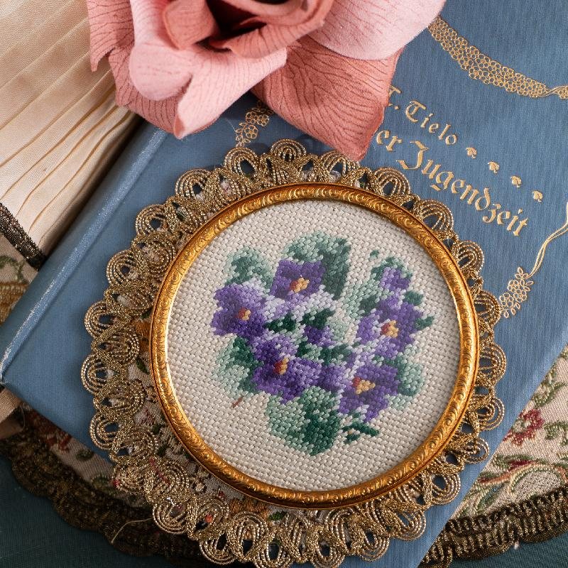 Vintage c.a. 1960s Hand-Stitched Petit Needlepoint Floral Coaster (MZ020)