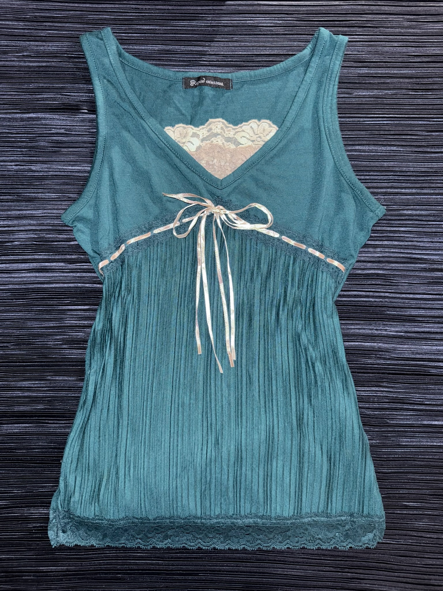 Green Pleated Bust Lace-Trimmed Sleeveless Top