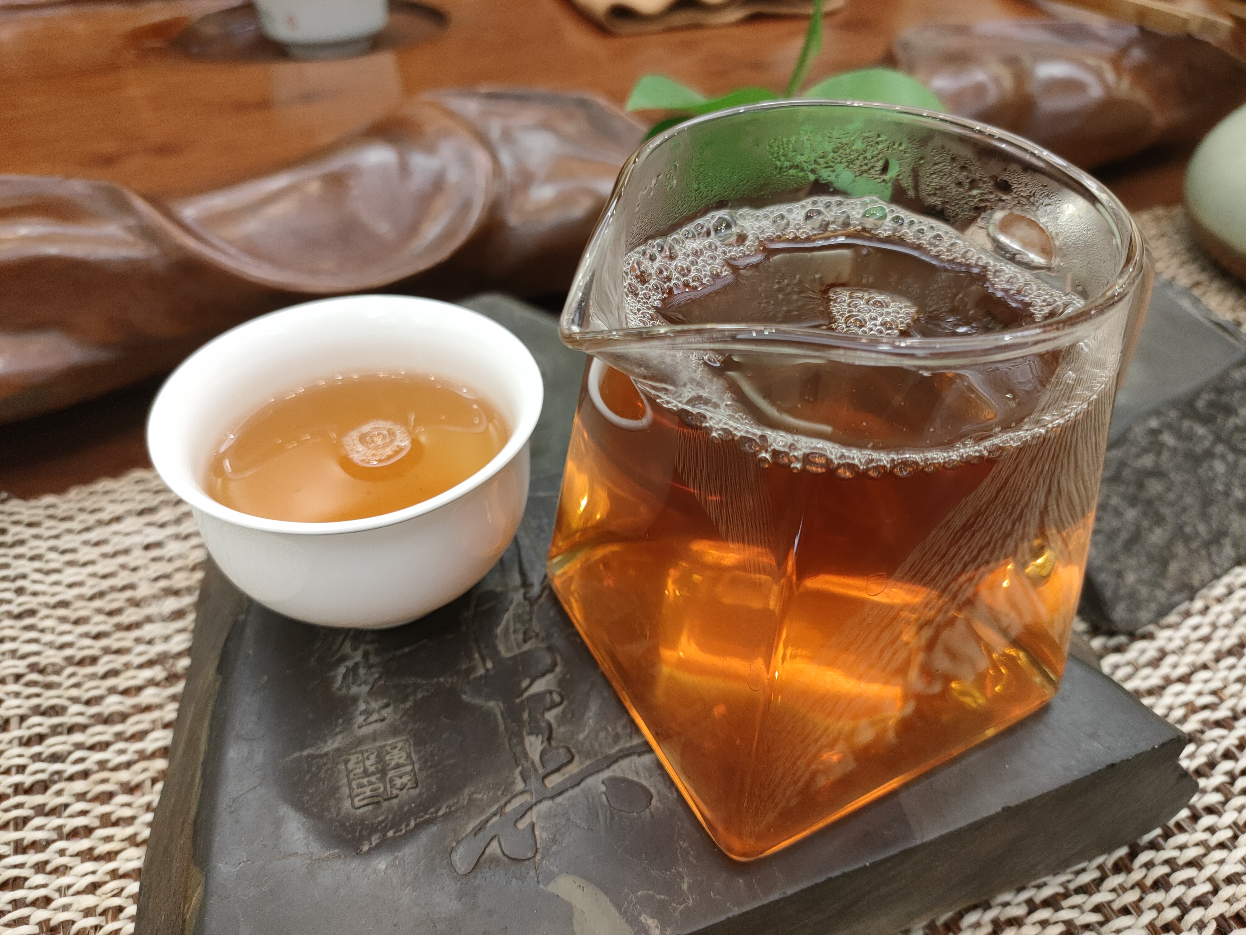 2011年 紫茶 - 勐海野放喬木- 生茶 - 400克<有需要請聯絡我們 852-6329 6186>