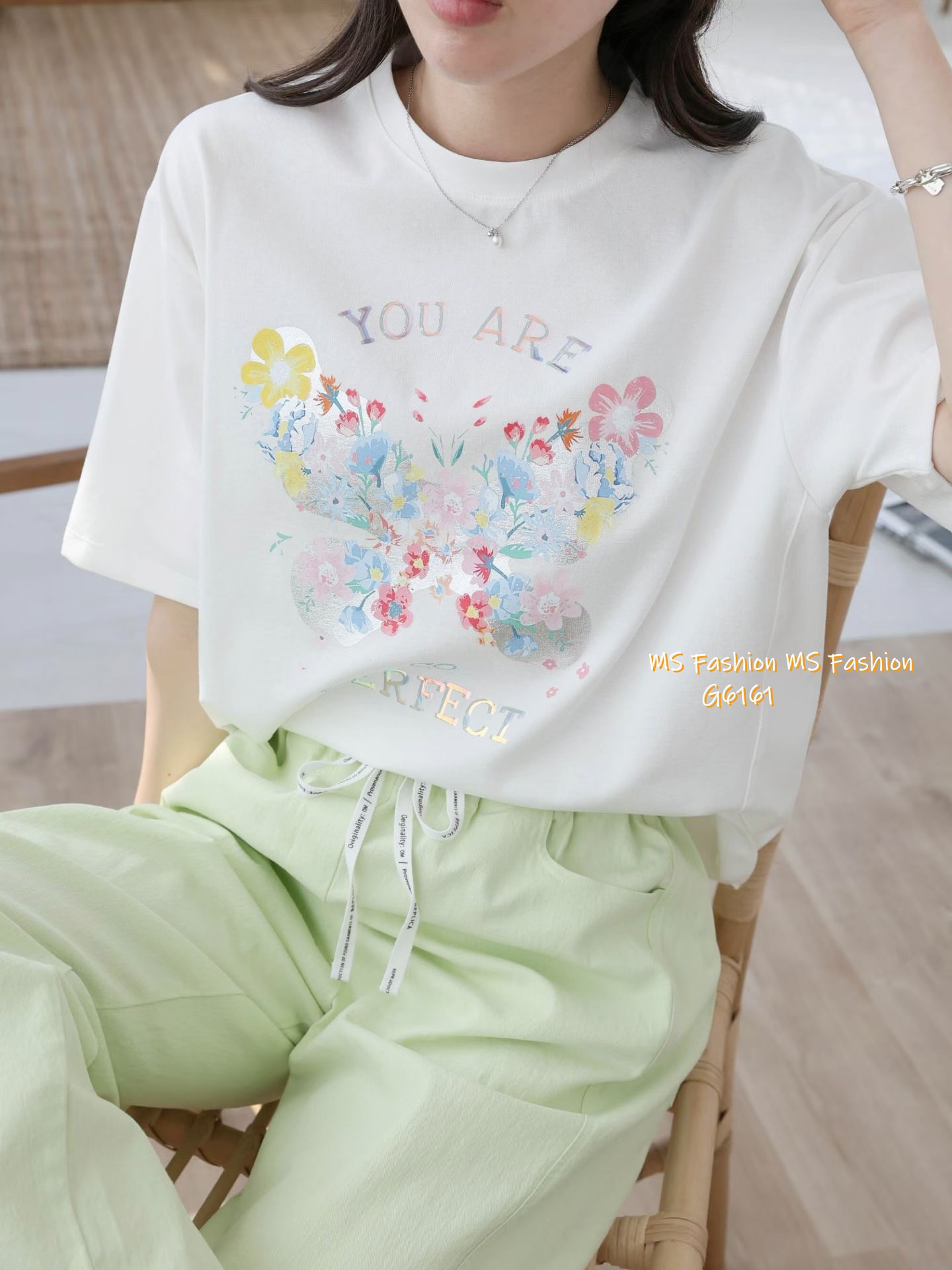 G6161 韓國🇰🇷蝴蝶花圖案top