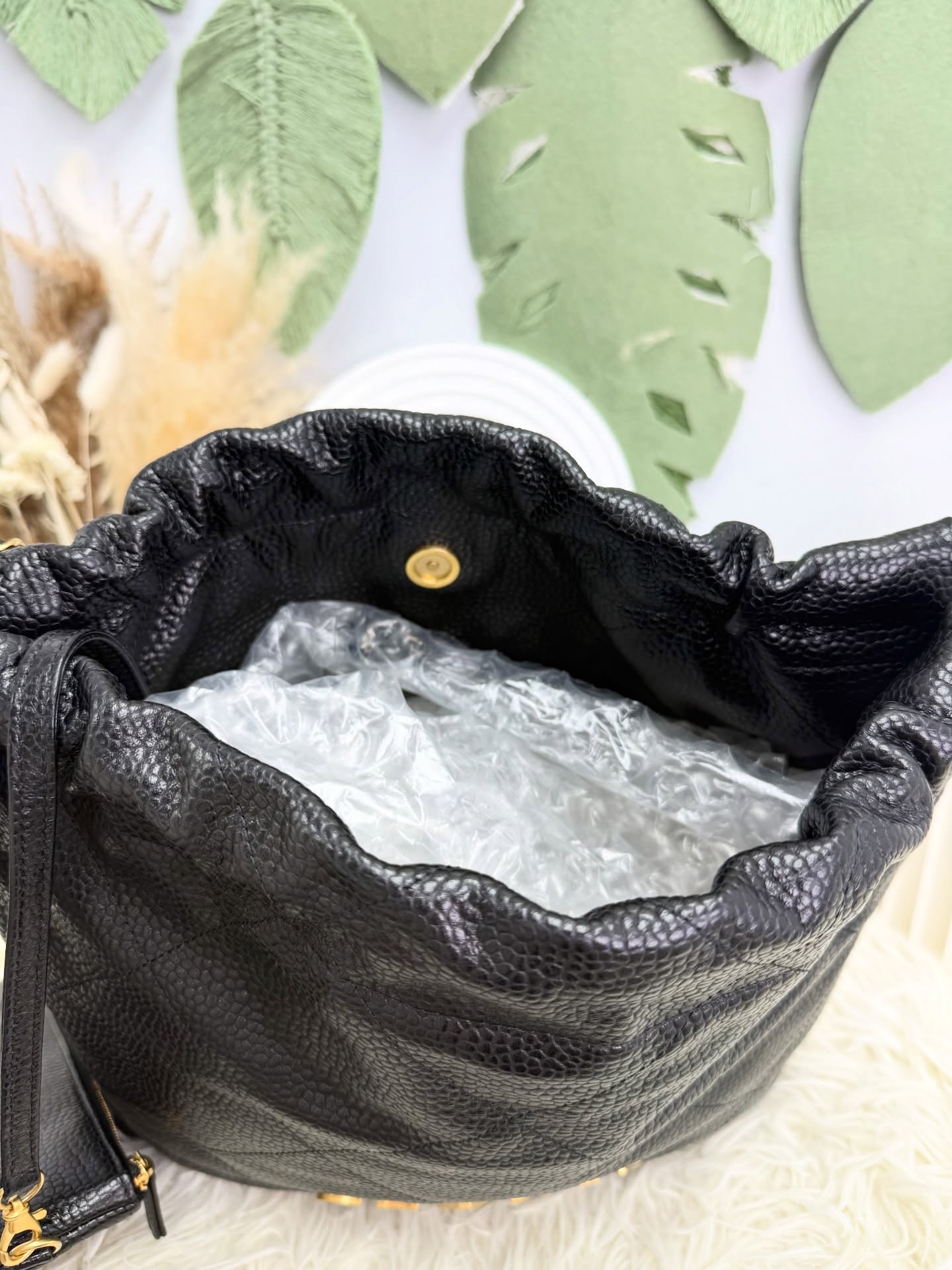 Chanel🤍PRE OWNED 22 Bag small size 荔枝皮 黑色金扣 晶片款 🖤