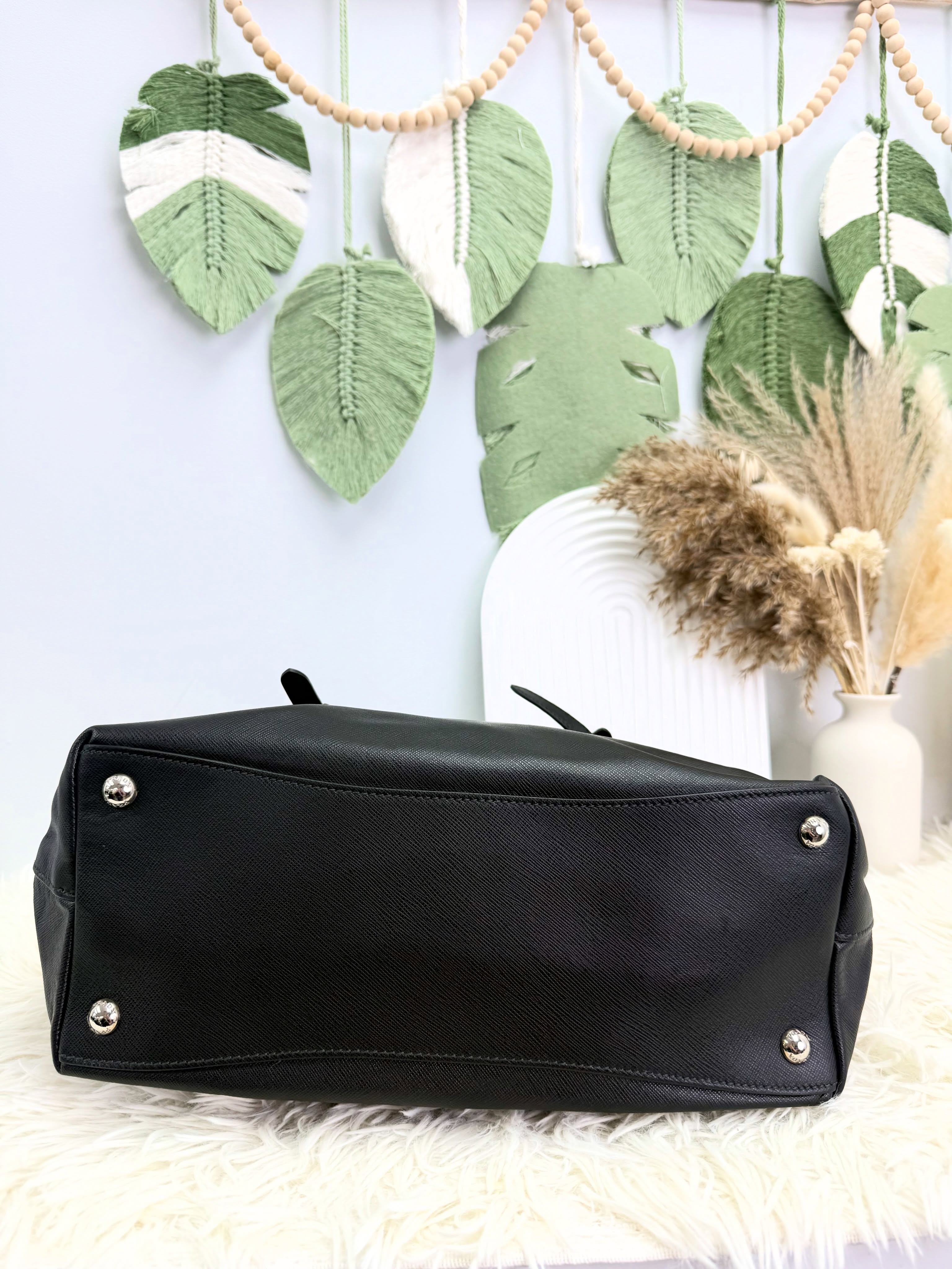 Parda👜 PRE OWNED 🛍️黑色 tote 🖤有塵袋