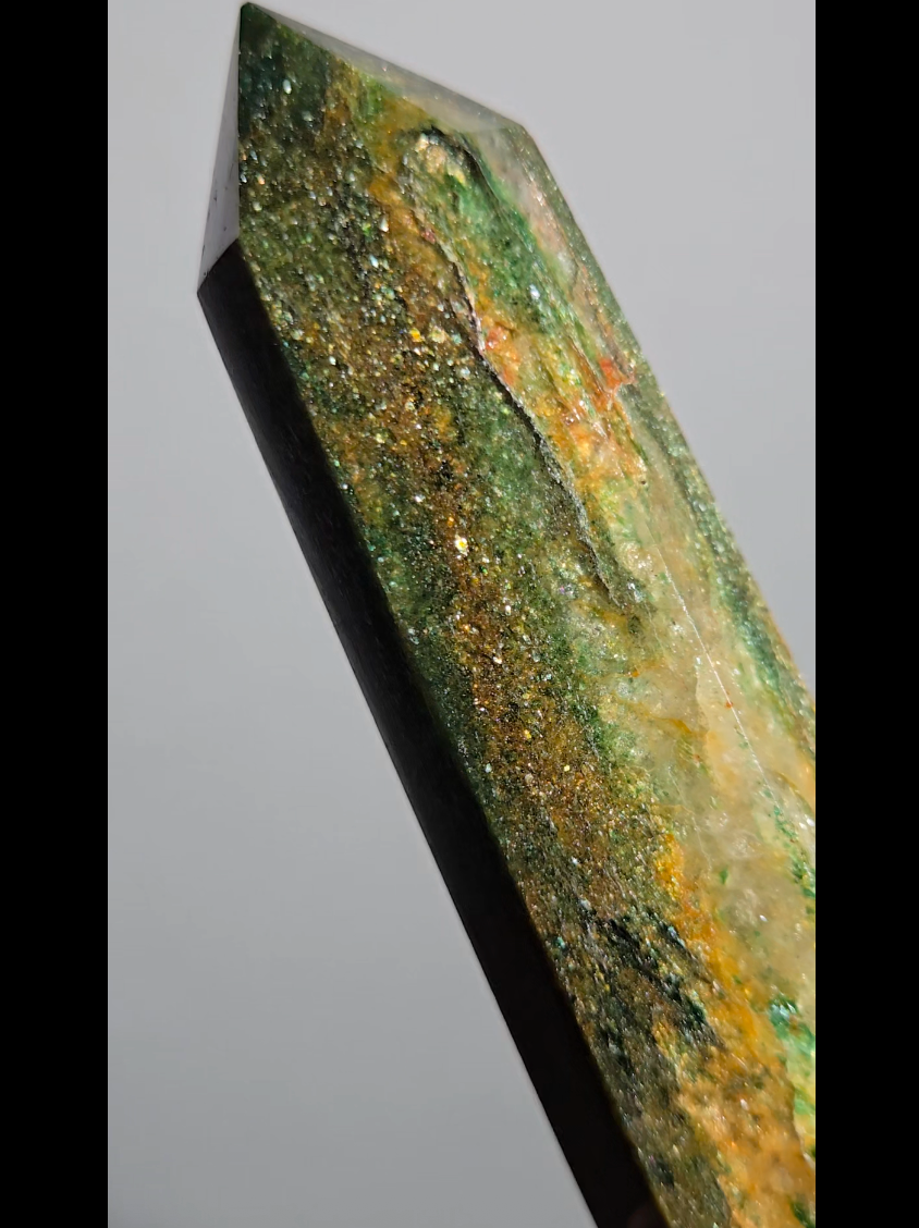 Sparkly green mica fuchsite tower - MCA63