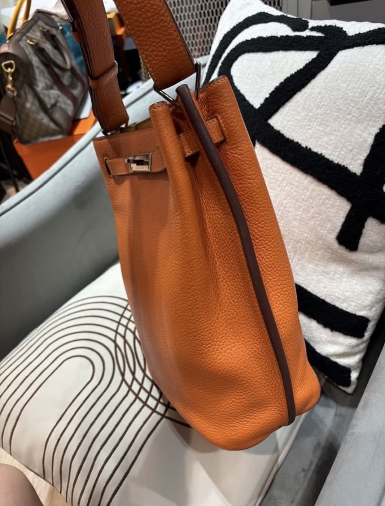 Hermes So Kelly Stamp [P] 100%Authentic, 95%New ✅Dust bag