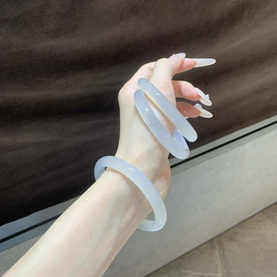 天然玛瑙玉髓 🤍冰透白月光玛瑙手镯