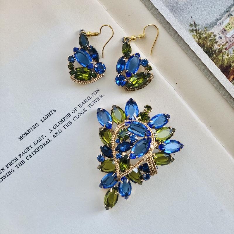 Vintage C.a. 1950-60s Faceted Marquise Shape Blue and Olive Green Open-back Glass Jewelry Set with Brooch & JewHook Earrings（MT1714-3）