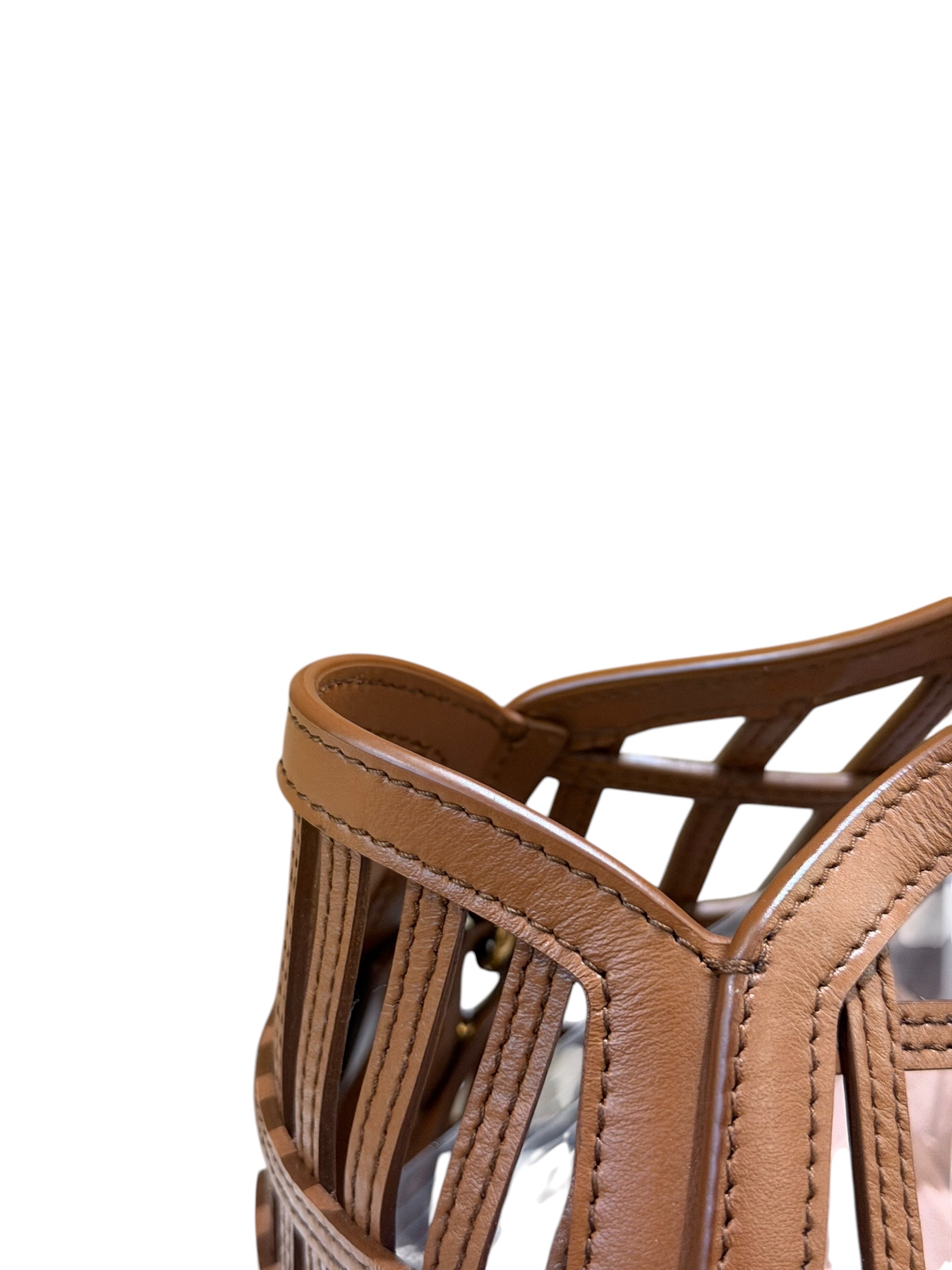Pre-Owned MIU MIU Leather Basket / Product Code: 070305