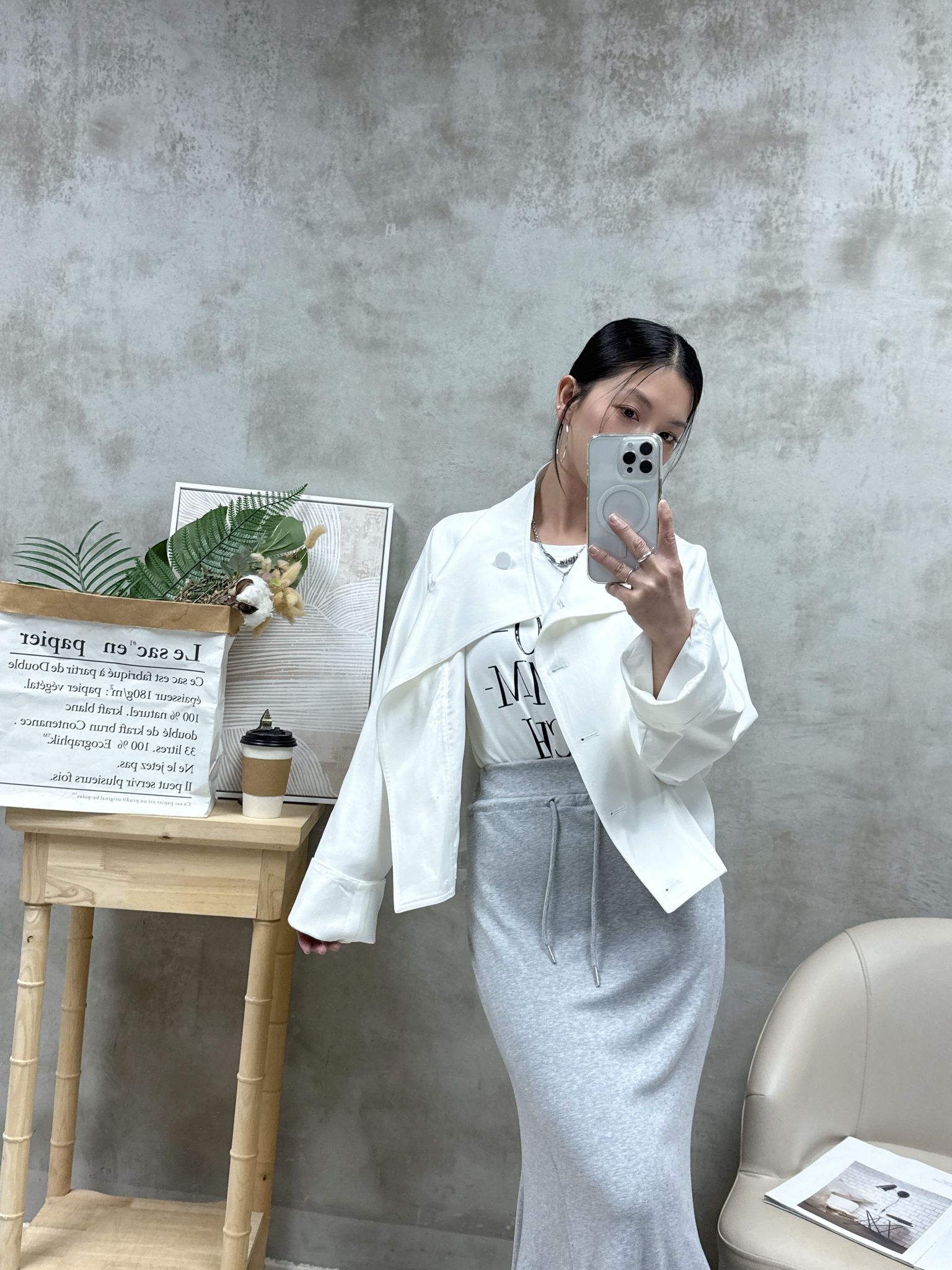 B08 褶袖英文字Tee