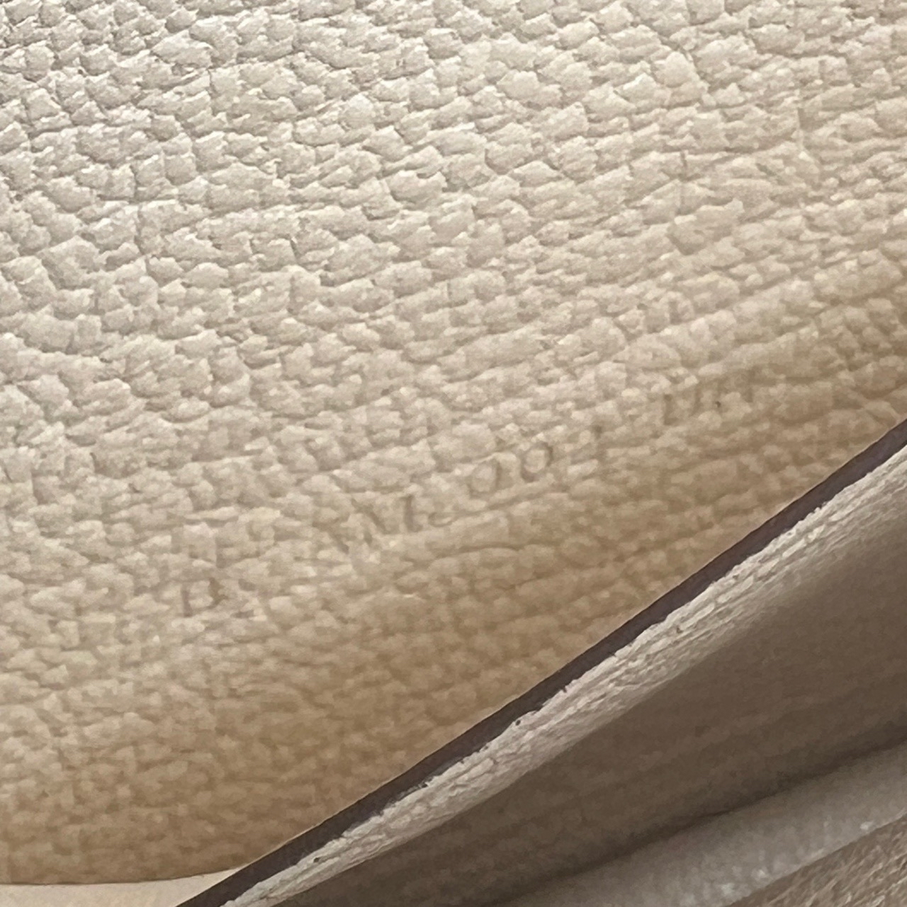 直播貨品 |  [1個-$100 2個-$300］FF59 / Stamp B 奶油白