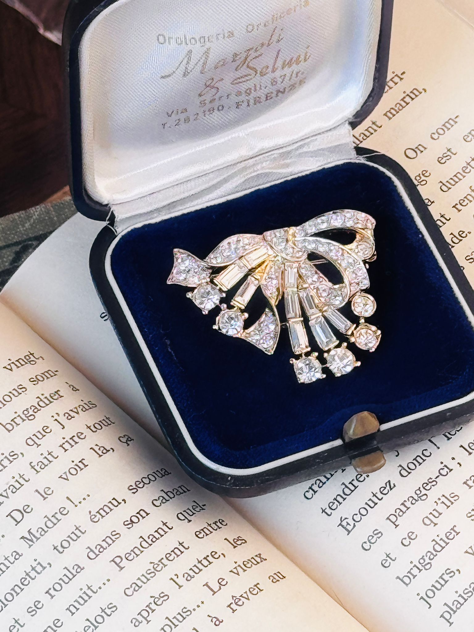Vintage NINA RICCI Sparkling Ribbon Brooch (MT2589-14)