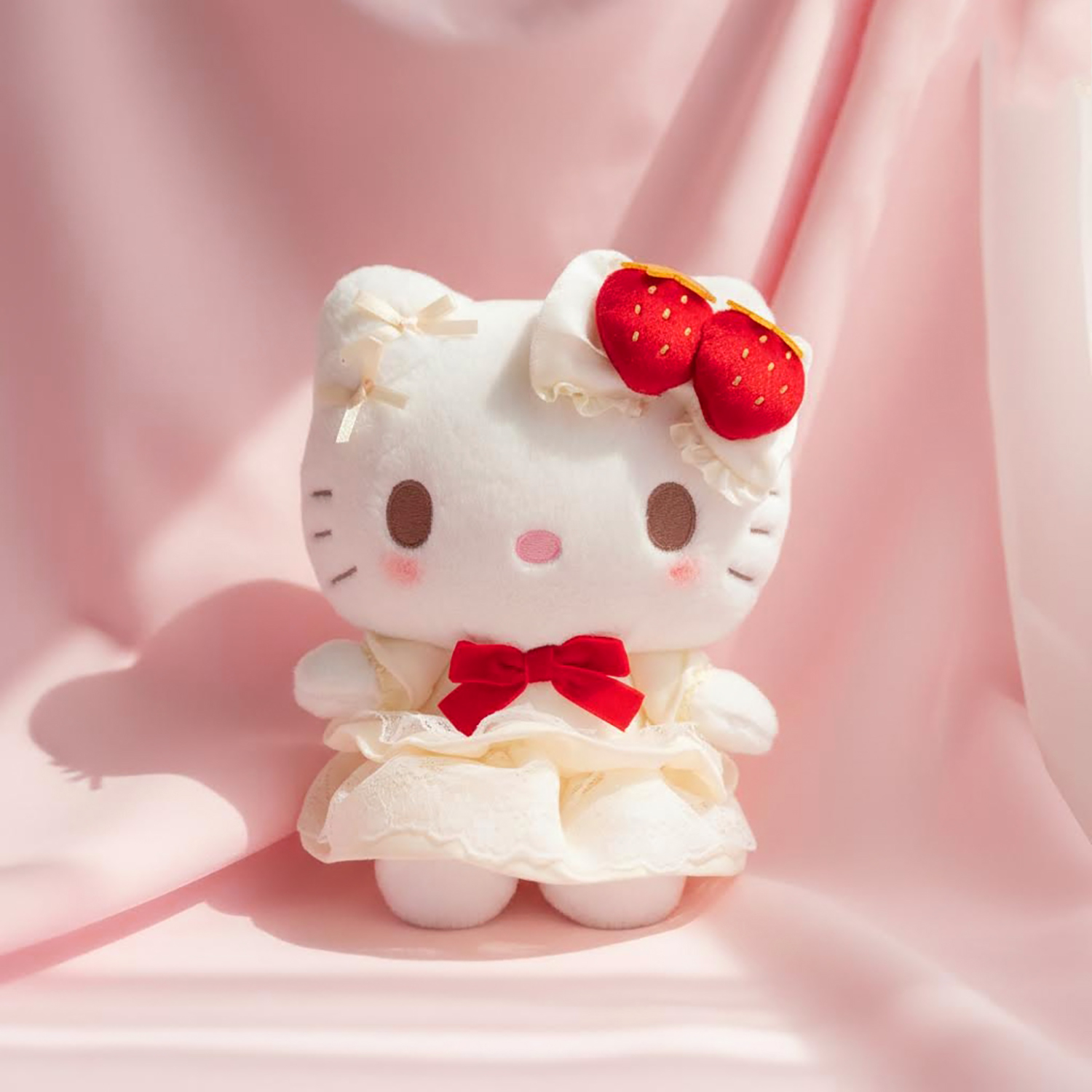 Sanrio - 草莓蛋糕公仔 (白色Hello Kitty款)