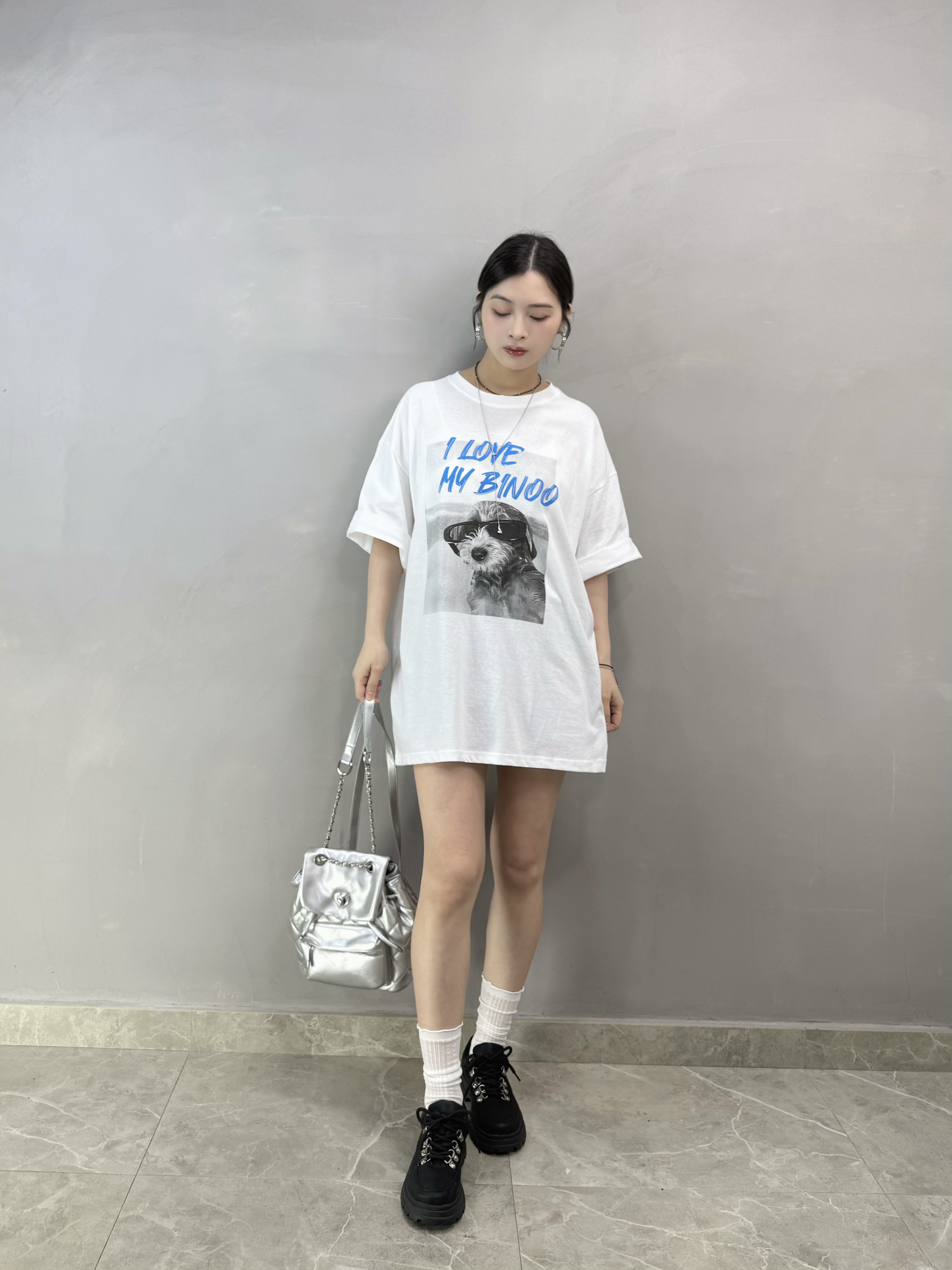 R79 黑超狗仔Tee