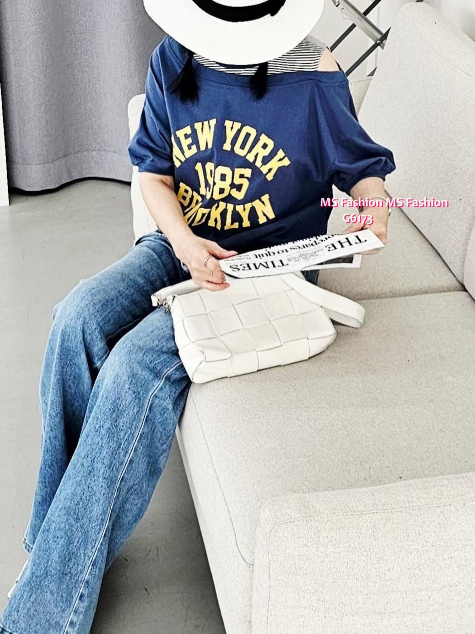 G6173 韓國🇰🇷露單肩字母top