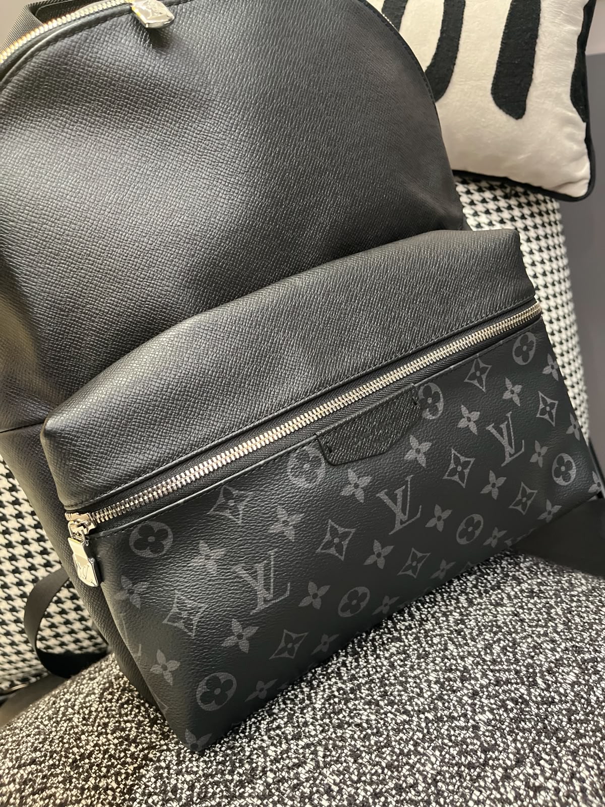 Lv Taigarama Discovery Backpack M31033 100%Authentic, 98%New ✅Dust bag
