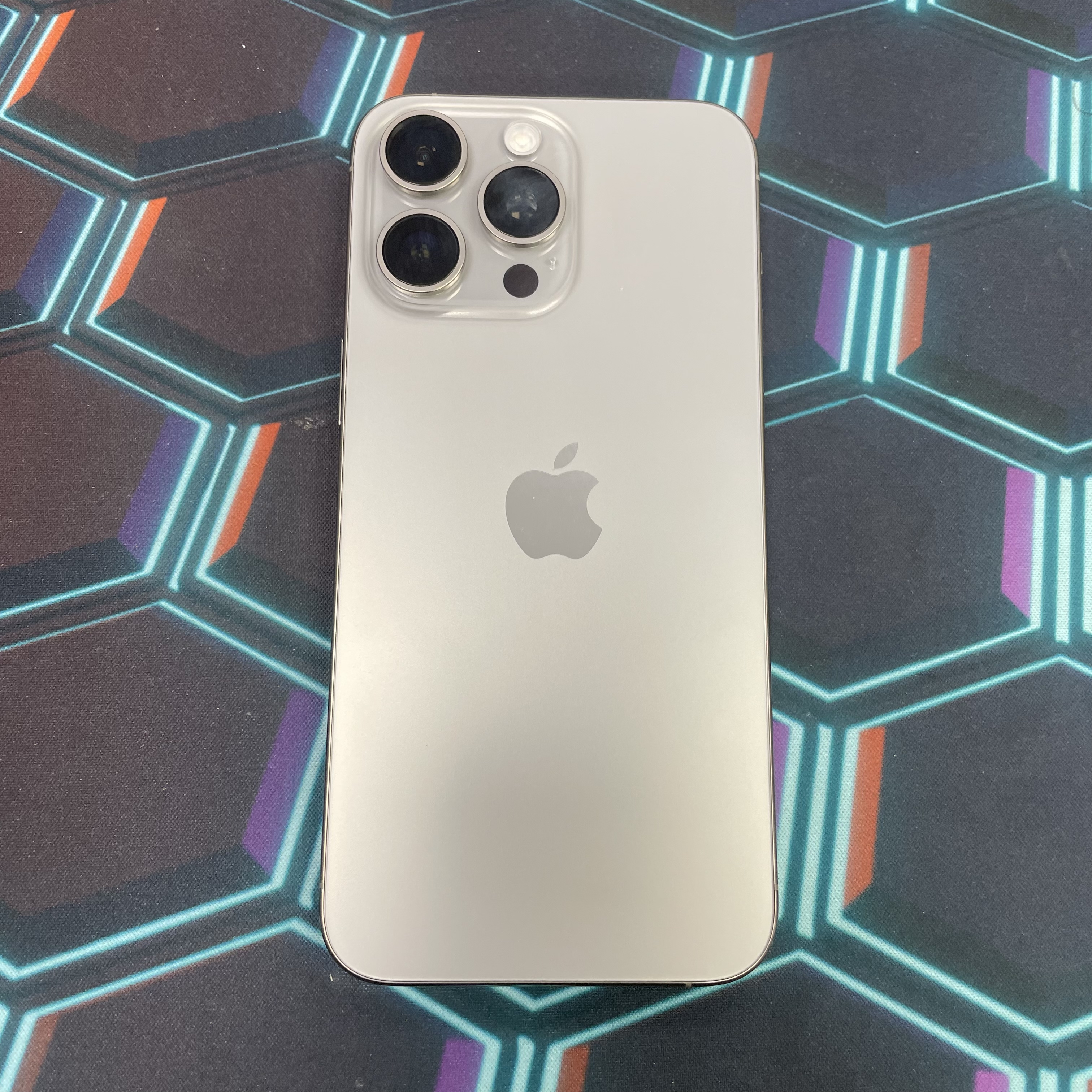*8132 15 pro max 勁靚機 256GB 電86 原色 gray