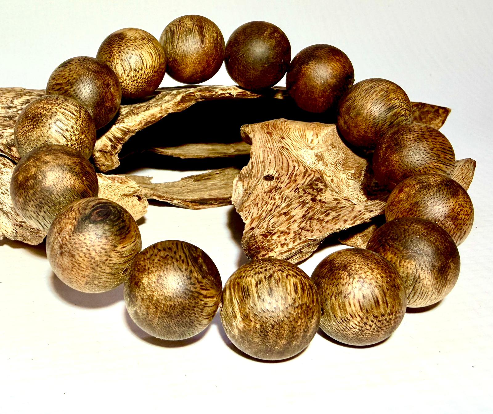 沉香手串 15mm單圈19克 (中至高級之選 香韻7.5星級限香港地區發售及實體店交收)