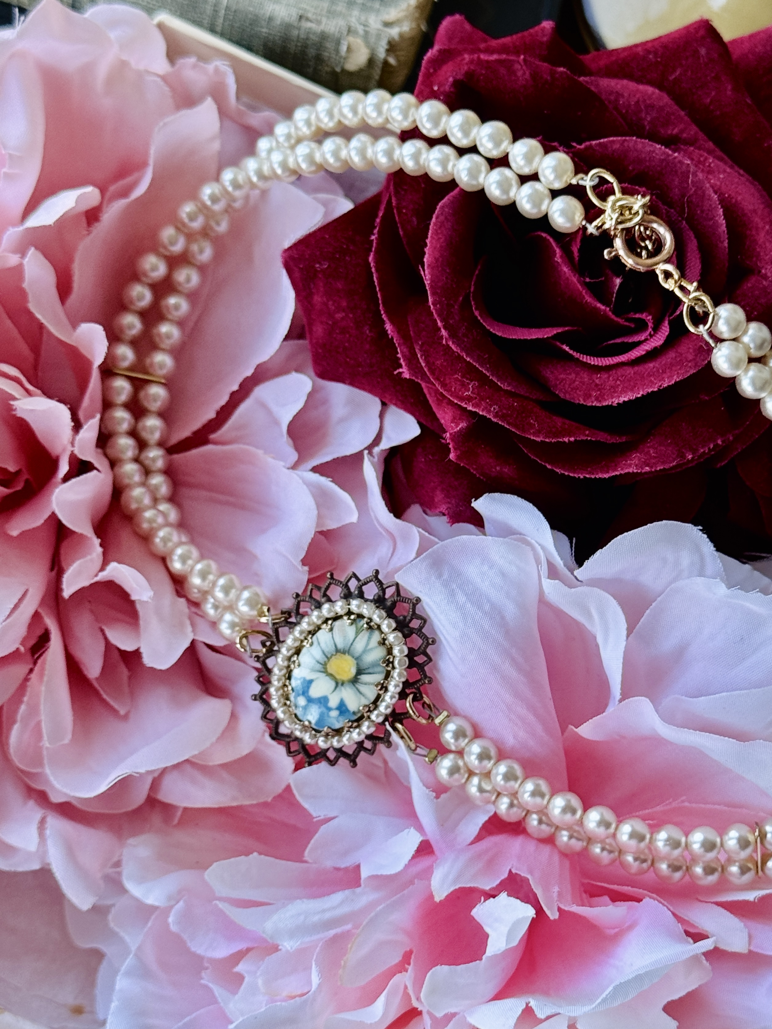 Vintage Recomposed Czechoslovakian Double-Row Glass Pearl Choker with Daisy Pendant (NZ122)